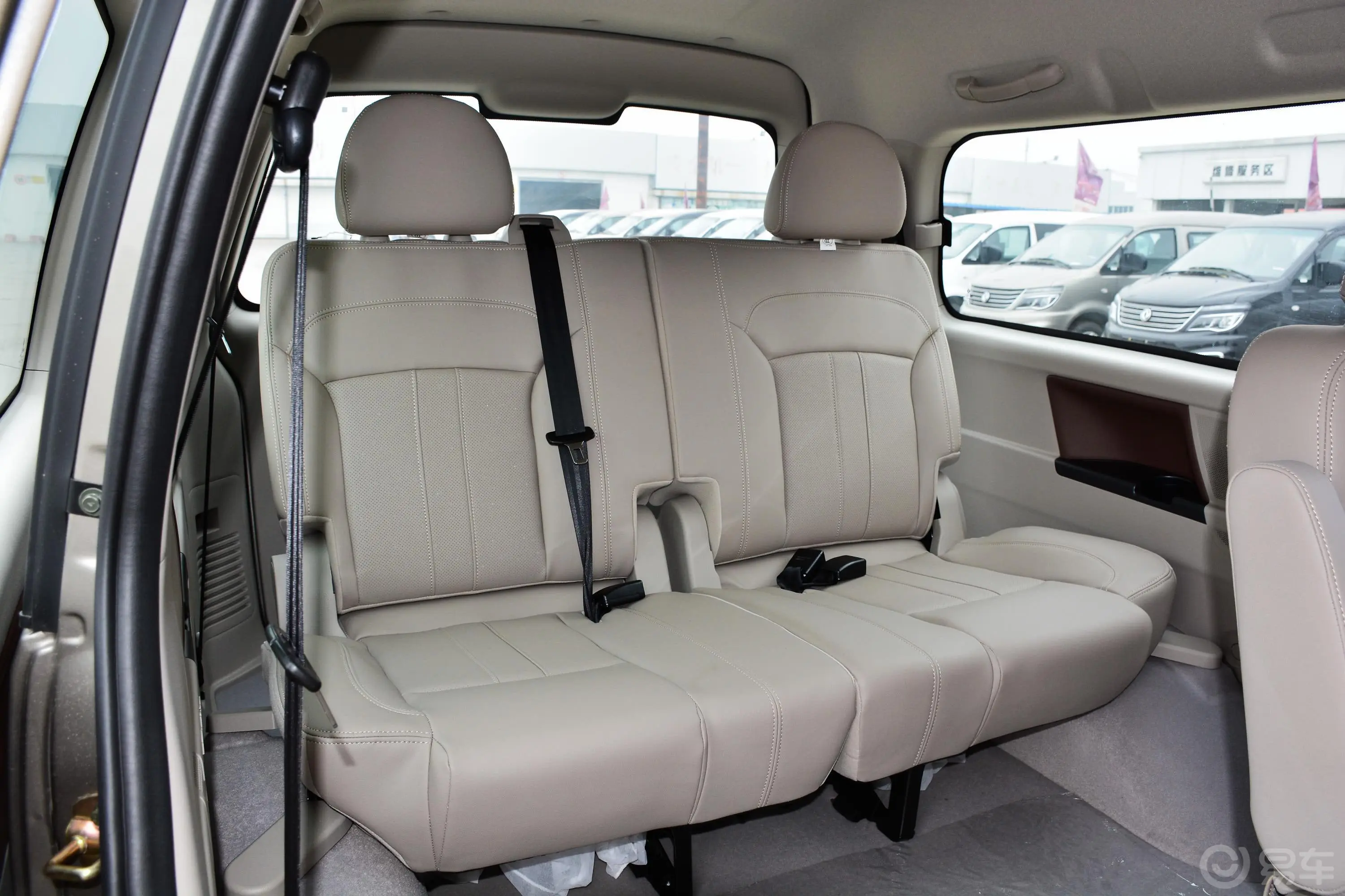菱智M5L 1.6L 手动 豪华型 7座 国VI第三排座椅