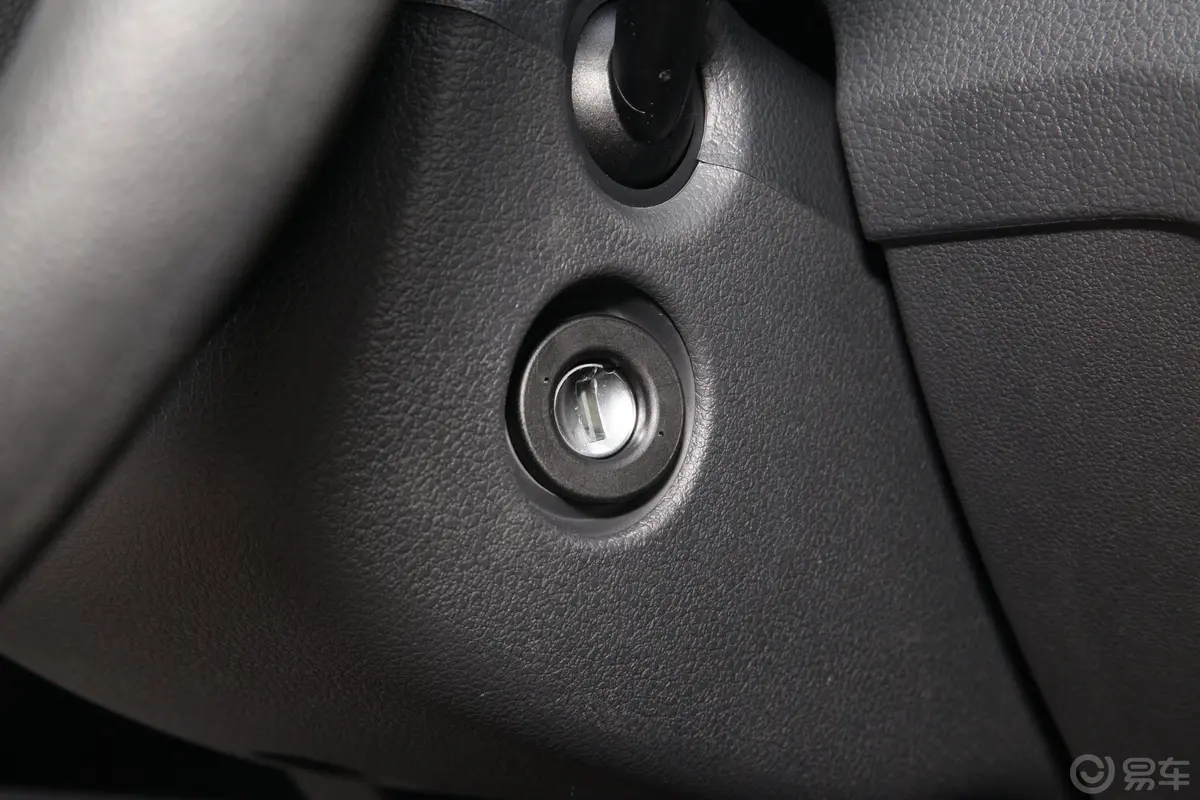 昕锐改款 1.5L 手动 标准版 国VI钥匙孔或一键启动按键