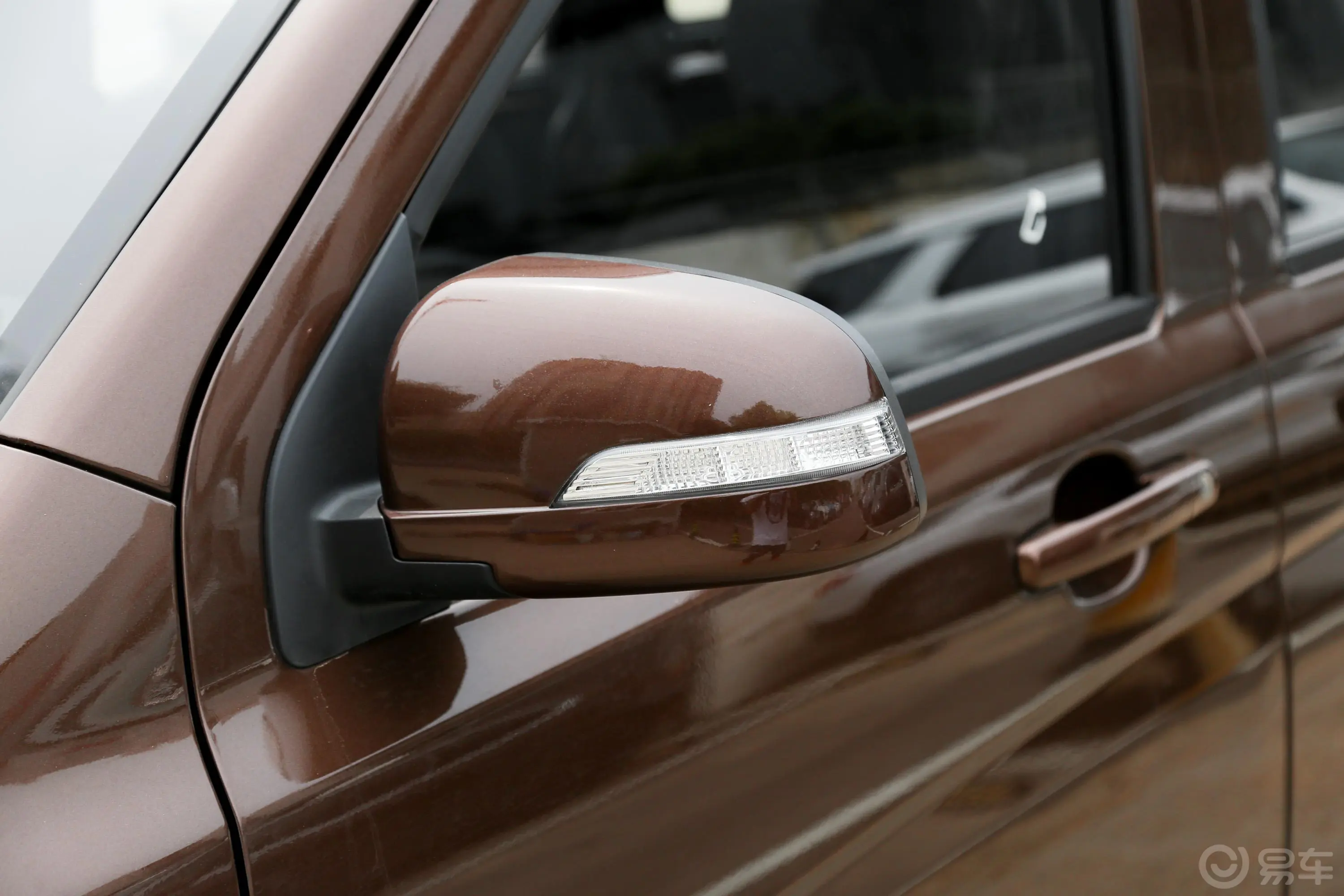 欧诺S欧诺S 1.5L 手动 经济版 国V主驾驶后视镜背面