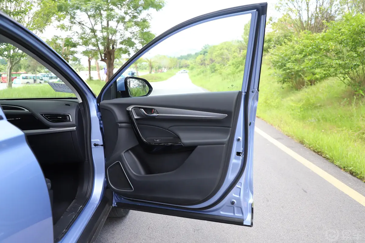 风神AX71.6T 手自一体 AI领航型 国V副驾侧前车门