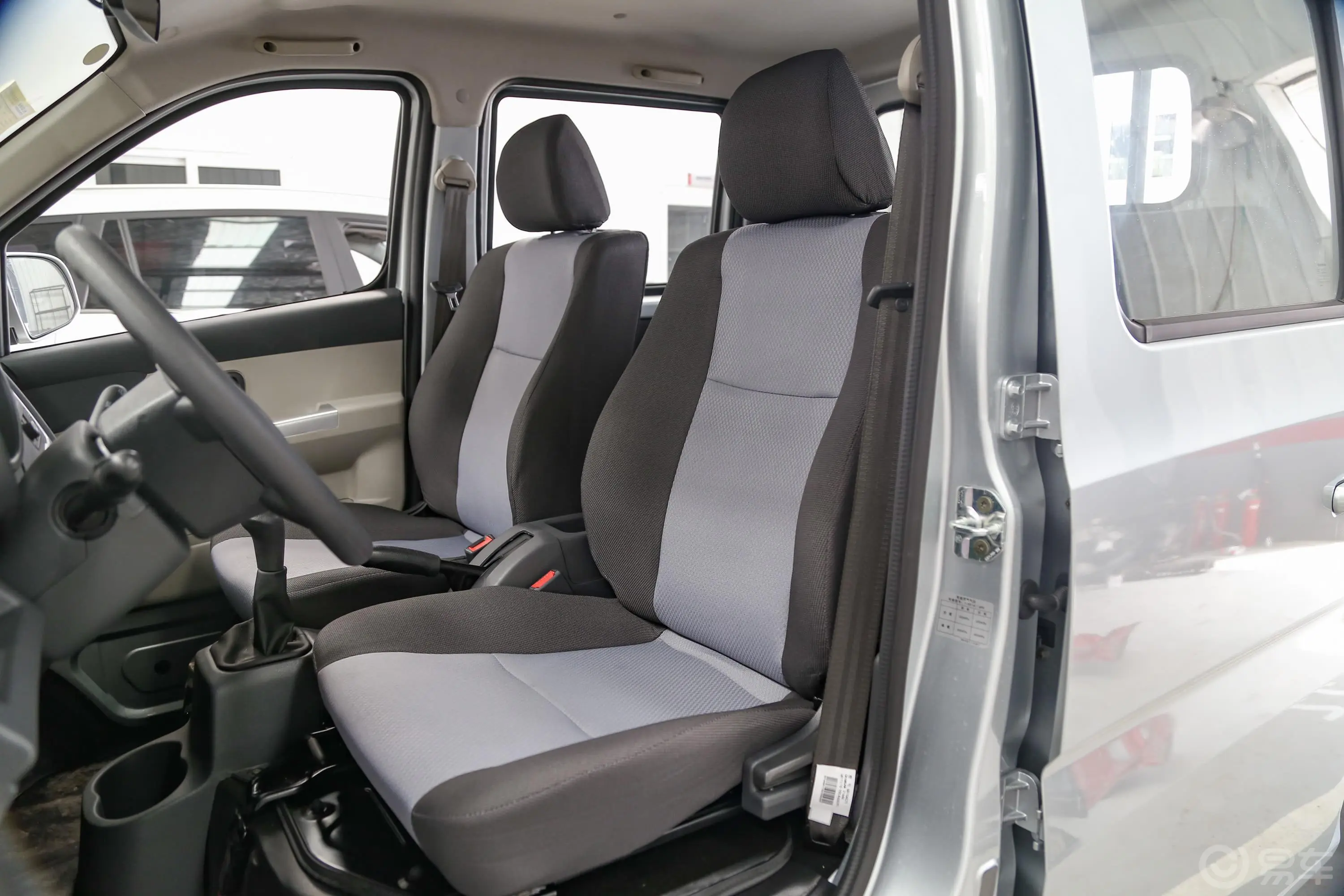 长安星卡1.5L 双排 货车标准版驾驶员座椅