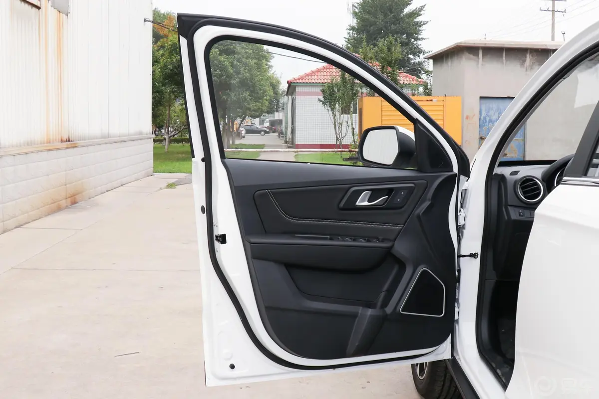 奔腾X401.6L 手动 舒适型 国VI驾驶员侧前车门