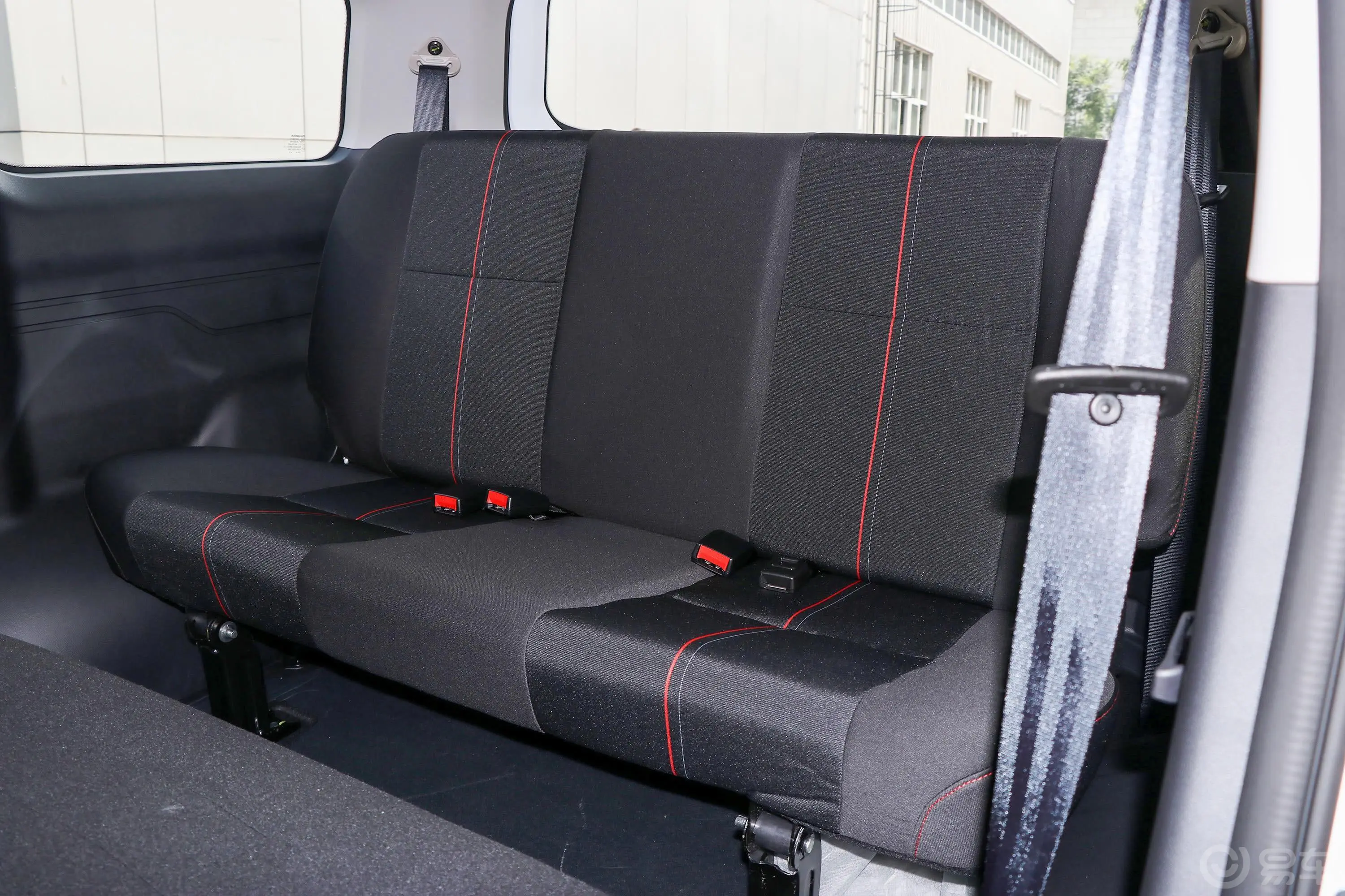 长安欧尚X70A1.5L 手动 基本版 7座 国Ⅵ第三排座椅