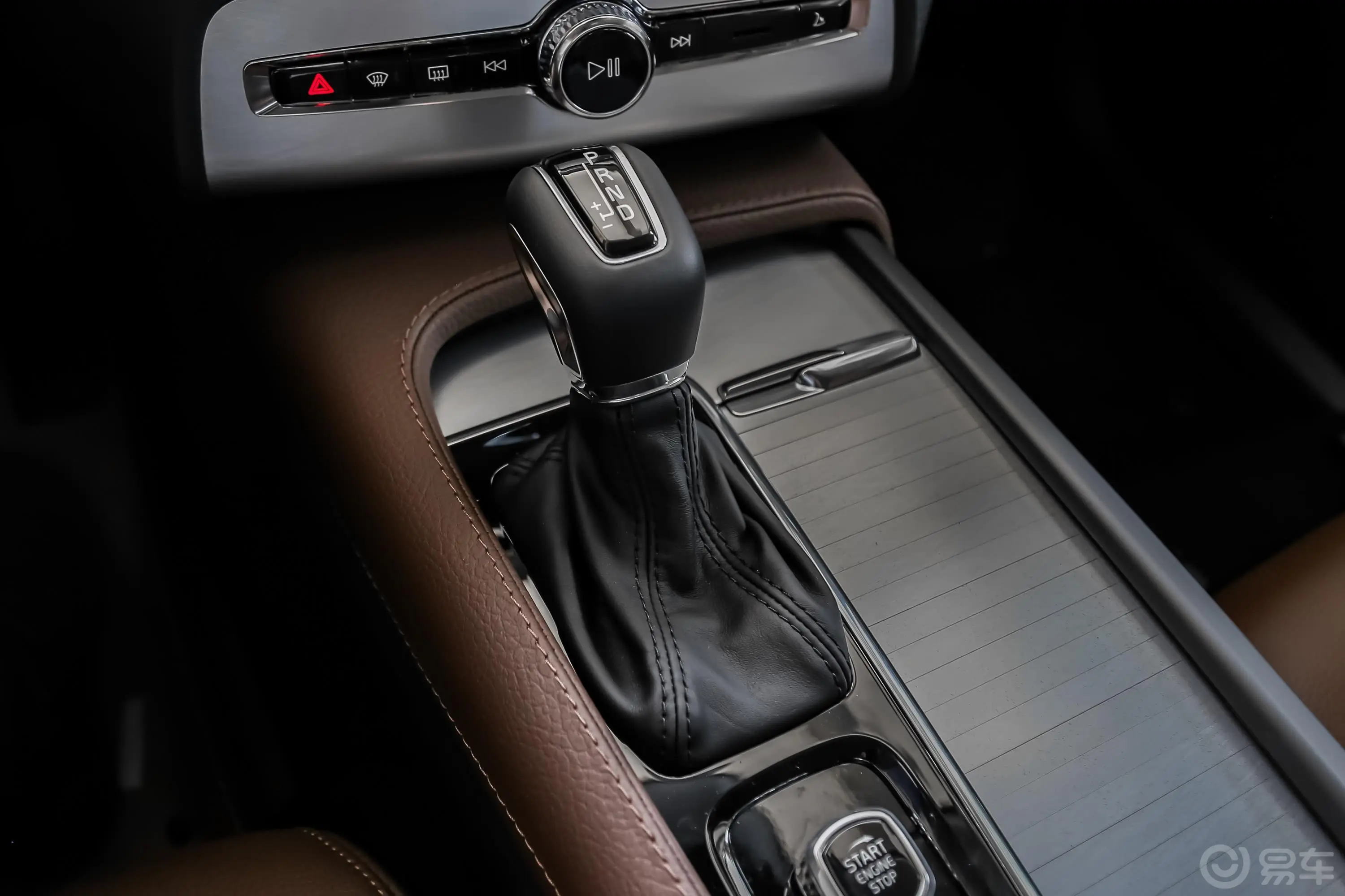 沃尔沃XC90T5 智逸版 5座 国Ⅵ换挡装置