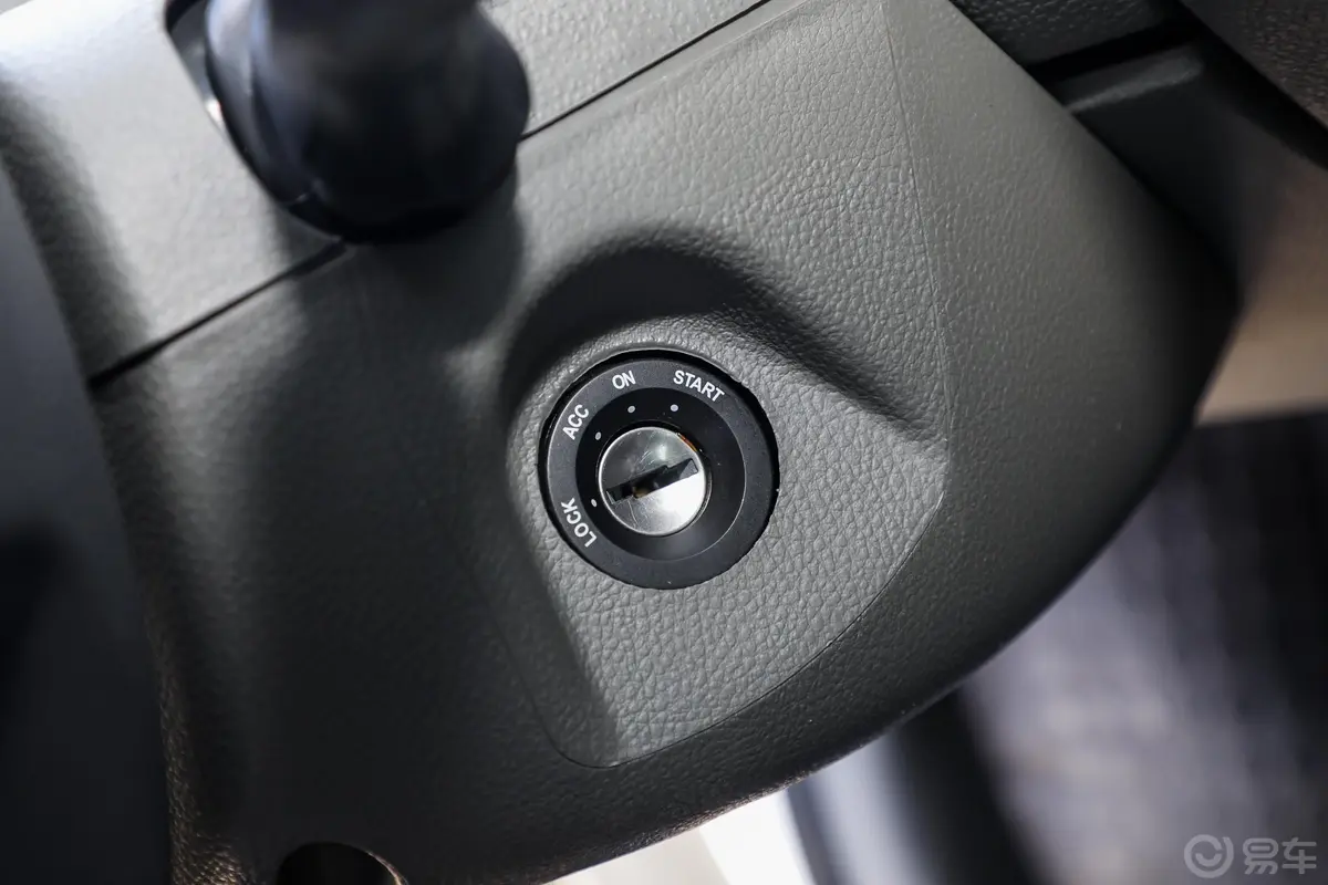 新途EV80180km 物流车短轴低顶钥匙孔或一键启动按键