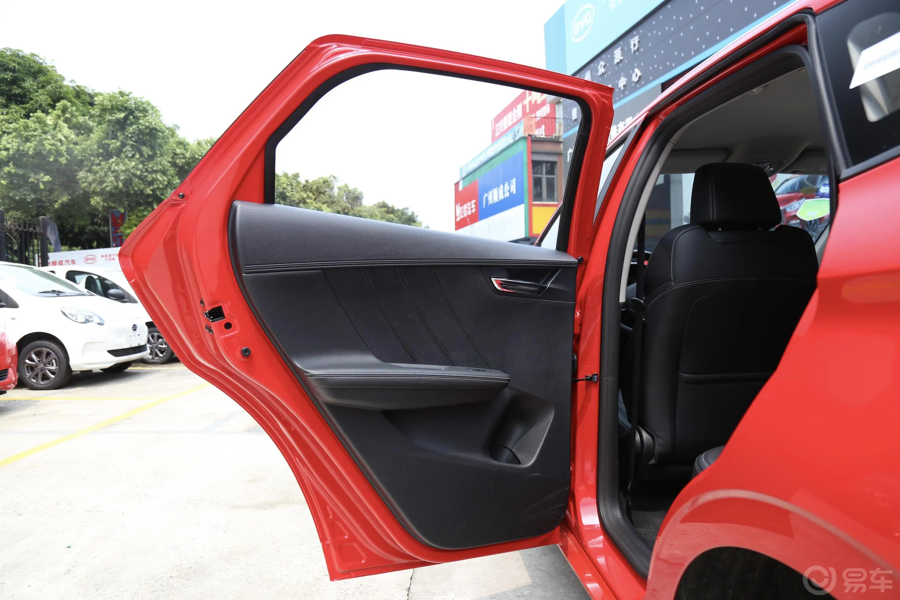 比亚迪e2标准续航版 智·舒适型驾驶员侧后车门