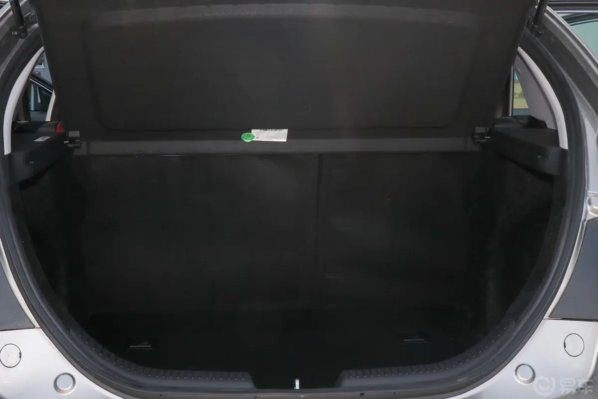 远景S1升级版 1.4T CVT 豪华型后备厢空间特写