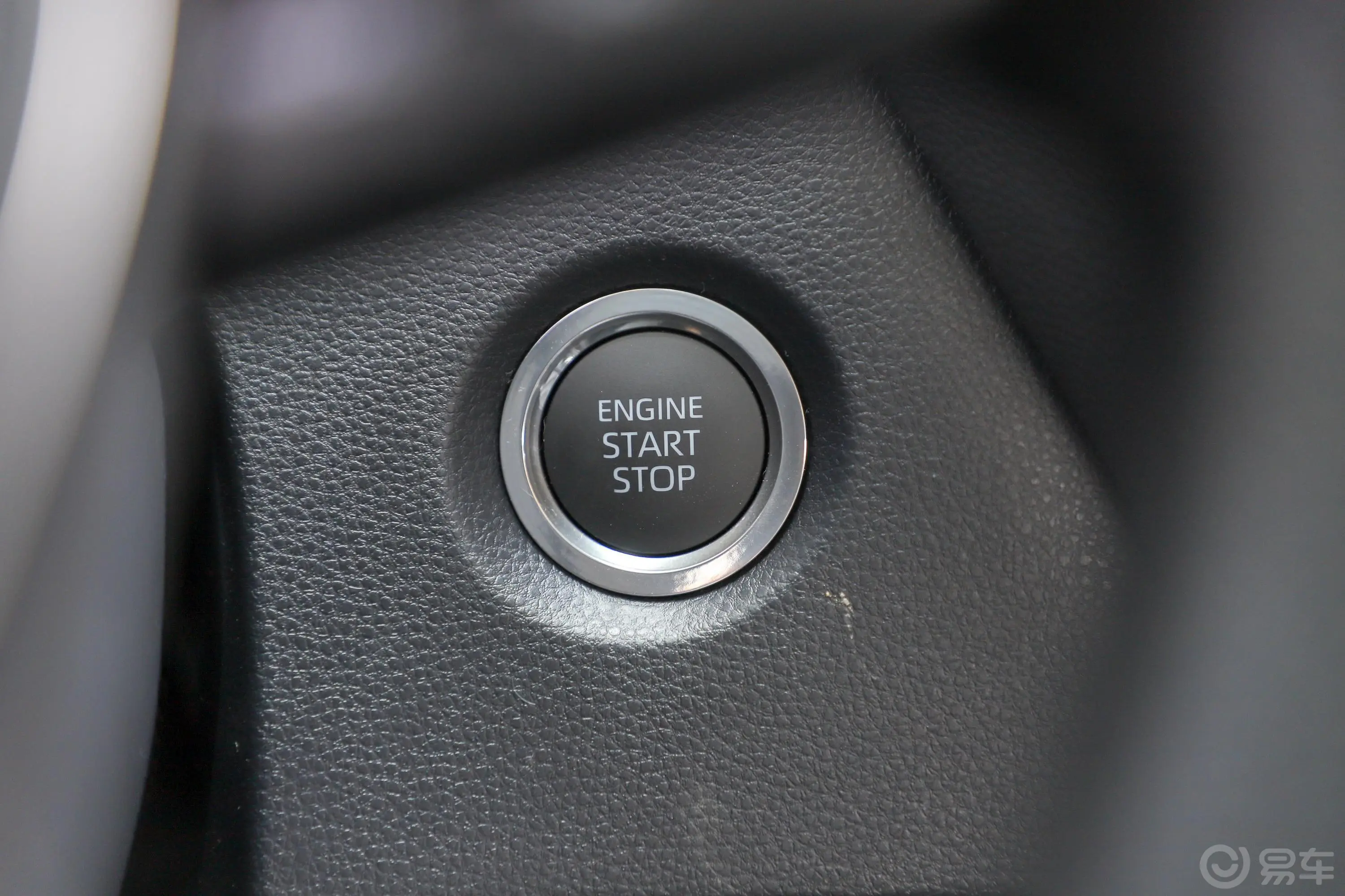 卡罗拉1.2T CVT 精英版钥匙孔或一键启动按键