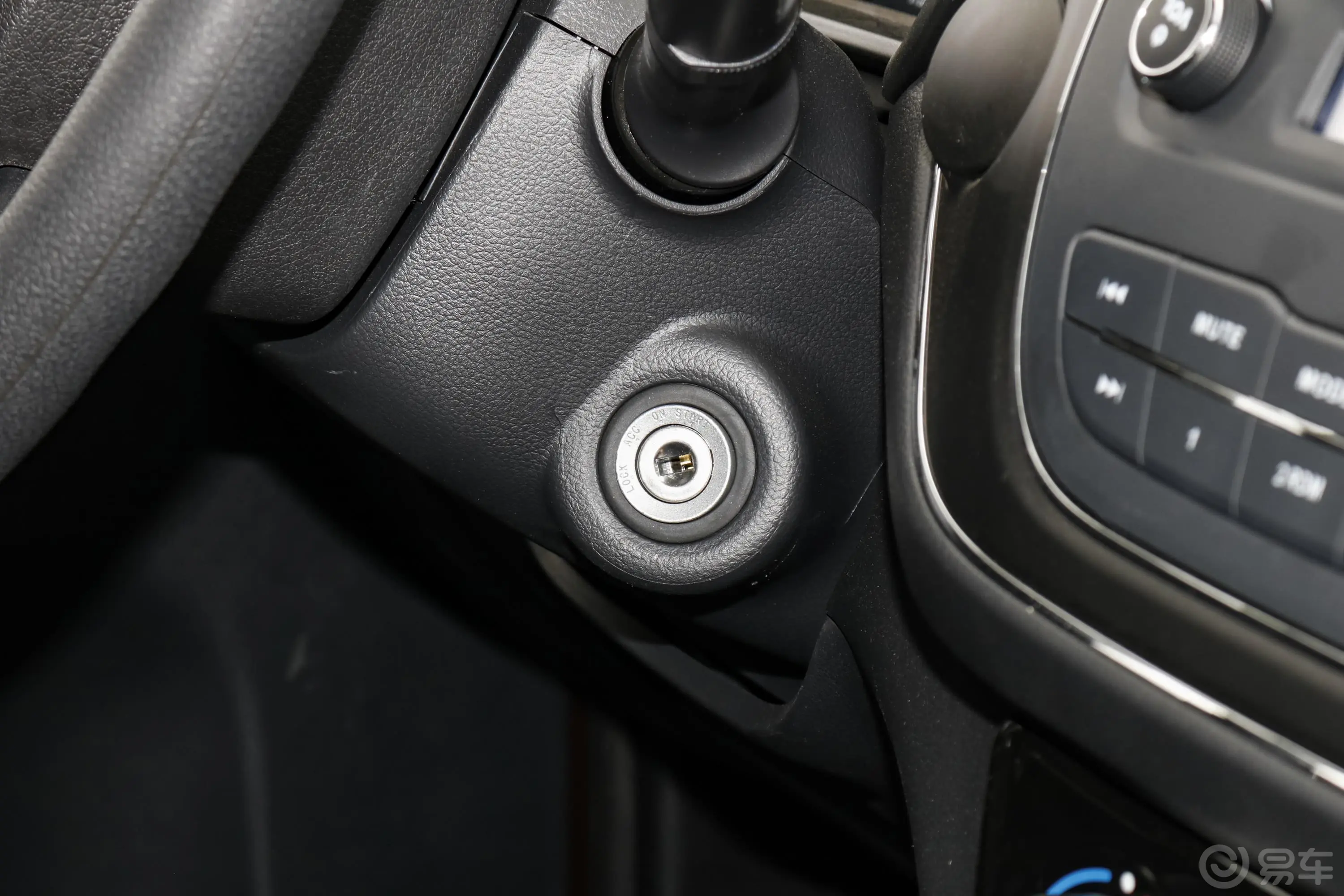欧诺S欧诺S 1.5L 手动 经济版(空调) 国VI钥匙孔或一键启动按键