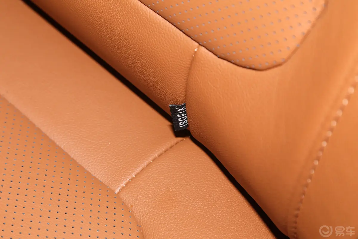长安欧尚CX70CX70T 1.5T 手动 尊擎版儿童座椅接口