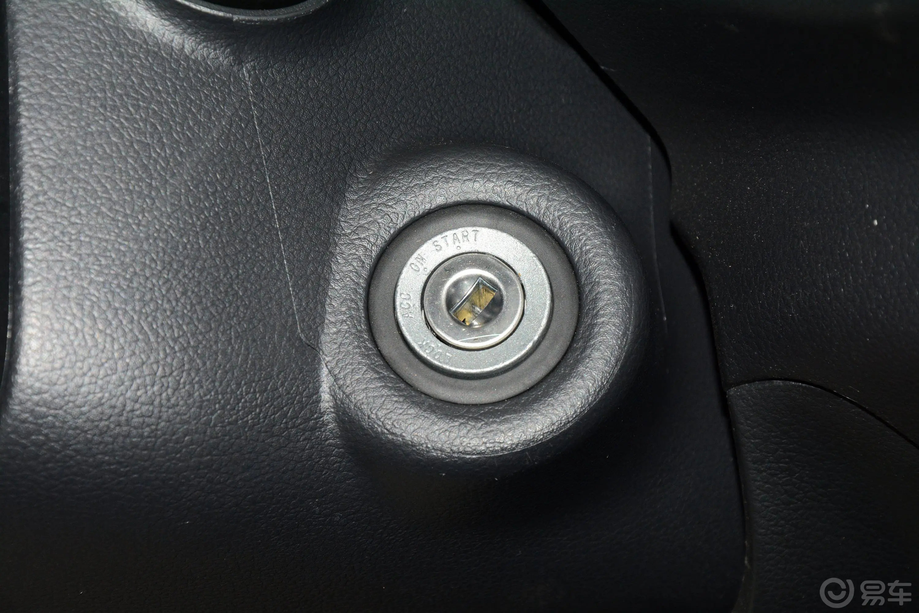 欧诺S欧诺S 1.5L 手动 经济版(非空调) 国VI钥匙孔或一键启动按键