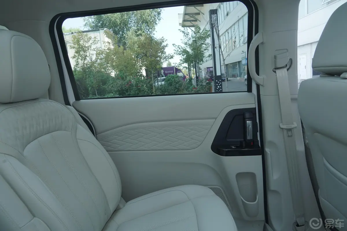 长安欧尚科尚1.5T 手动 智能型 国Ⅵ驾驶员侧后车门