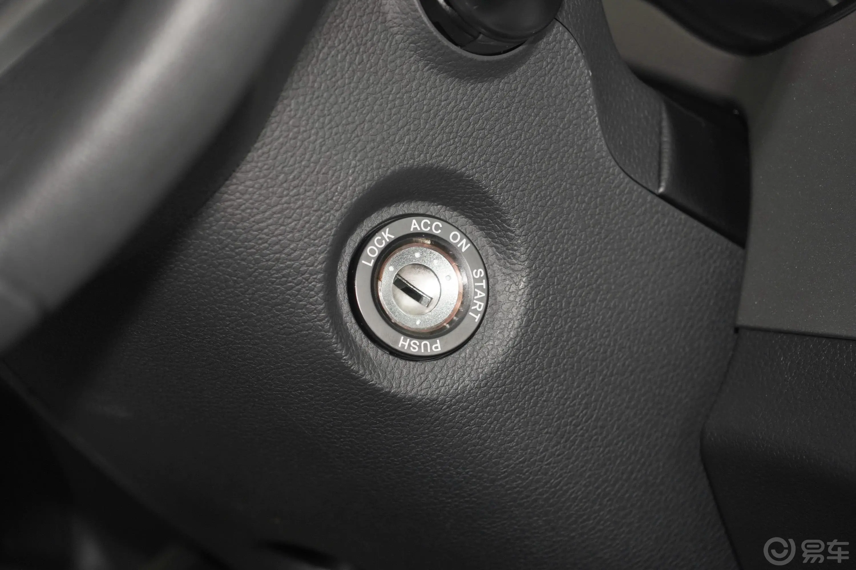 瑞风M4商旅系列 2.0L 手动 速运型 汽油 国VI钥匙孔或一键启动按键
