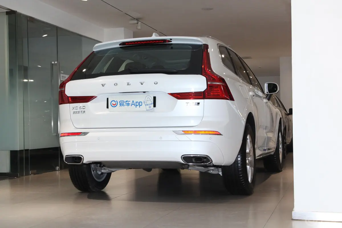 沃尔沃XC60T5 四驱 智逸豪华版外观