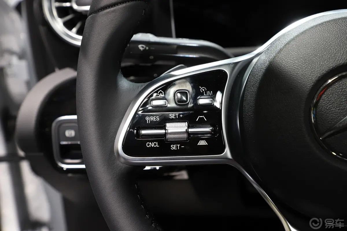 奔驰A级 插电混动(进口)A 250 e左侧方向盘功能按键