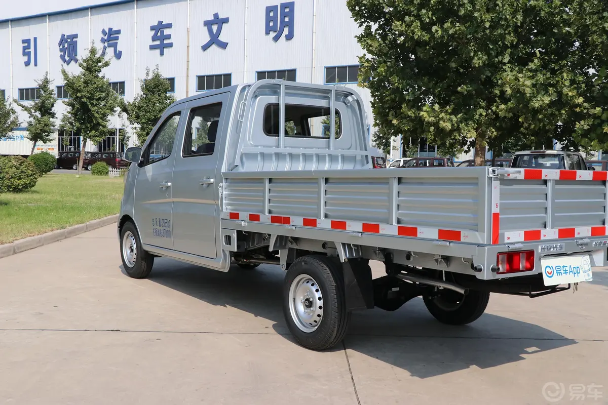 长安星卡L系列1.5L 手动 双排 货车标准型 额载975kg 国V外观