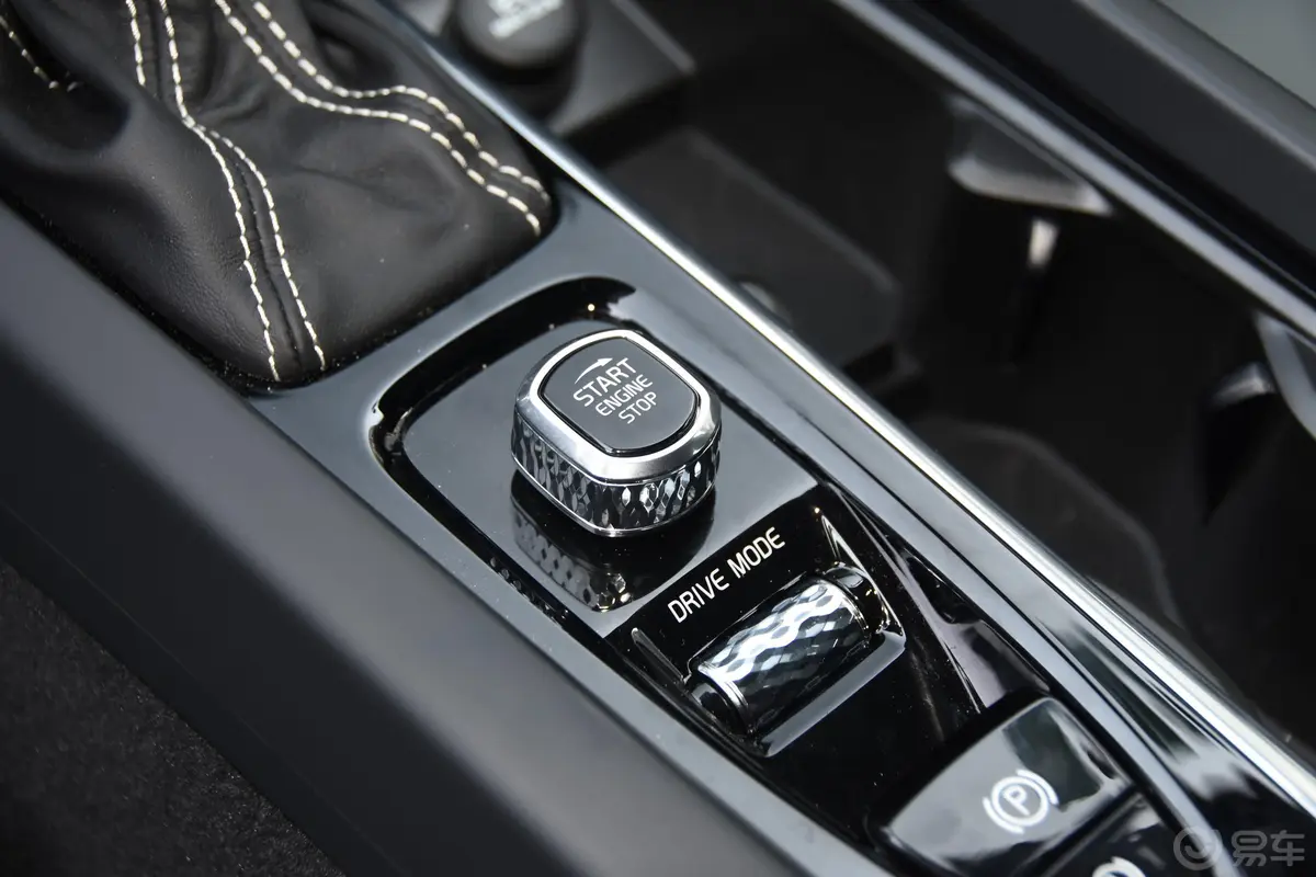 沃尔沃XC60T5 四驱 智远运动版钥匙孔或一键启动按键