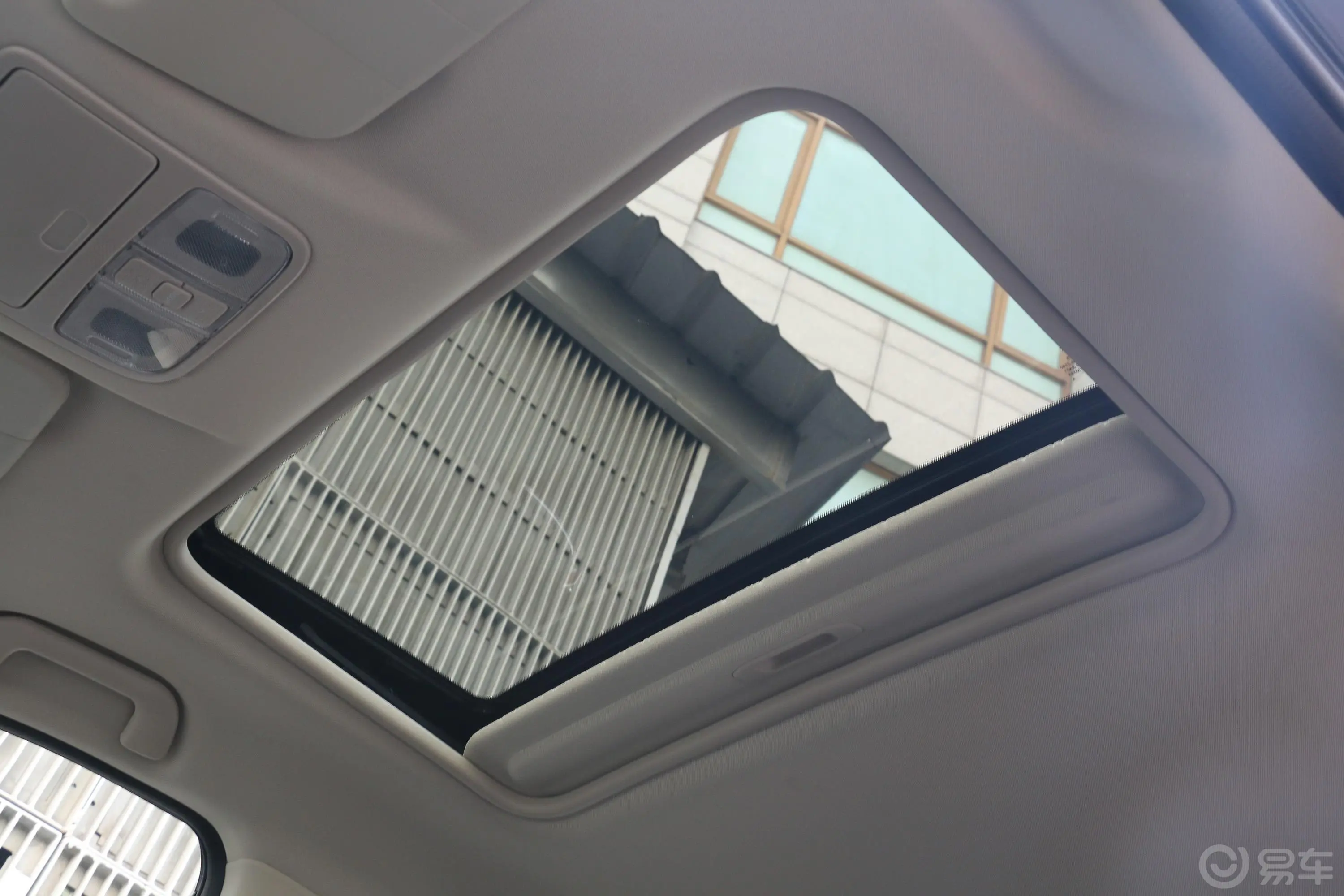 风光580改款 1.8L 手动 舒适型天窗内拍关闭