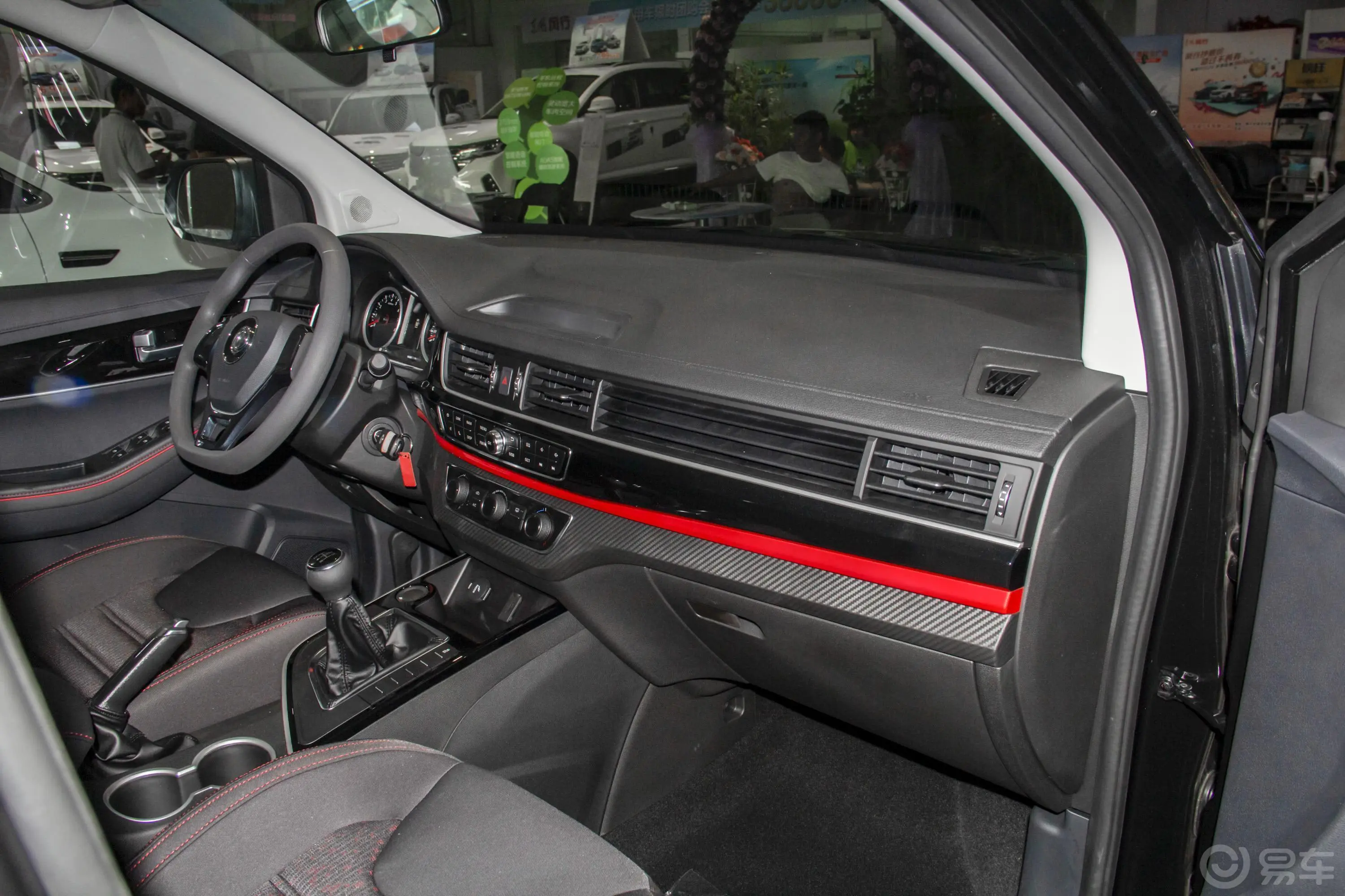 风行SX6改款 1.6L 手动 舒适版 国V内饰全景副驾驶员方向