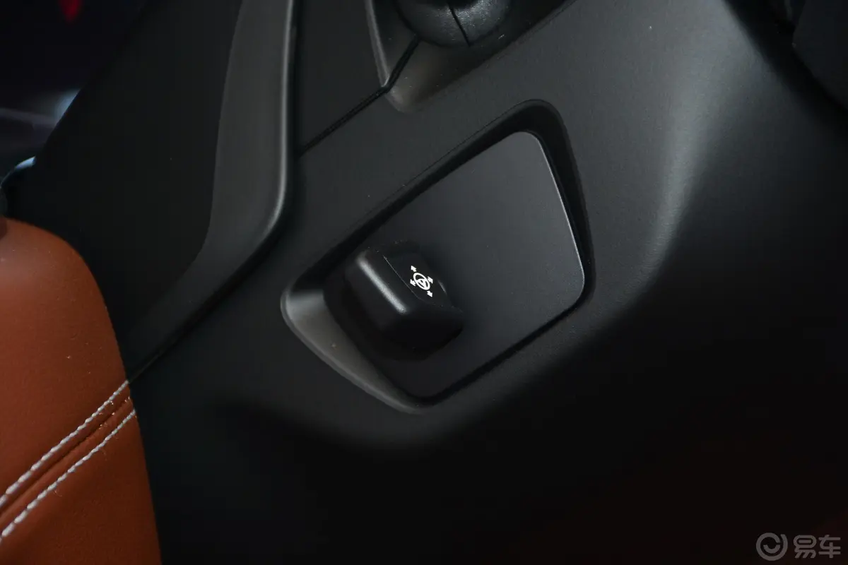 宝马7系740Li xDrive 行政型 M运动套装方向盘调节
