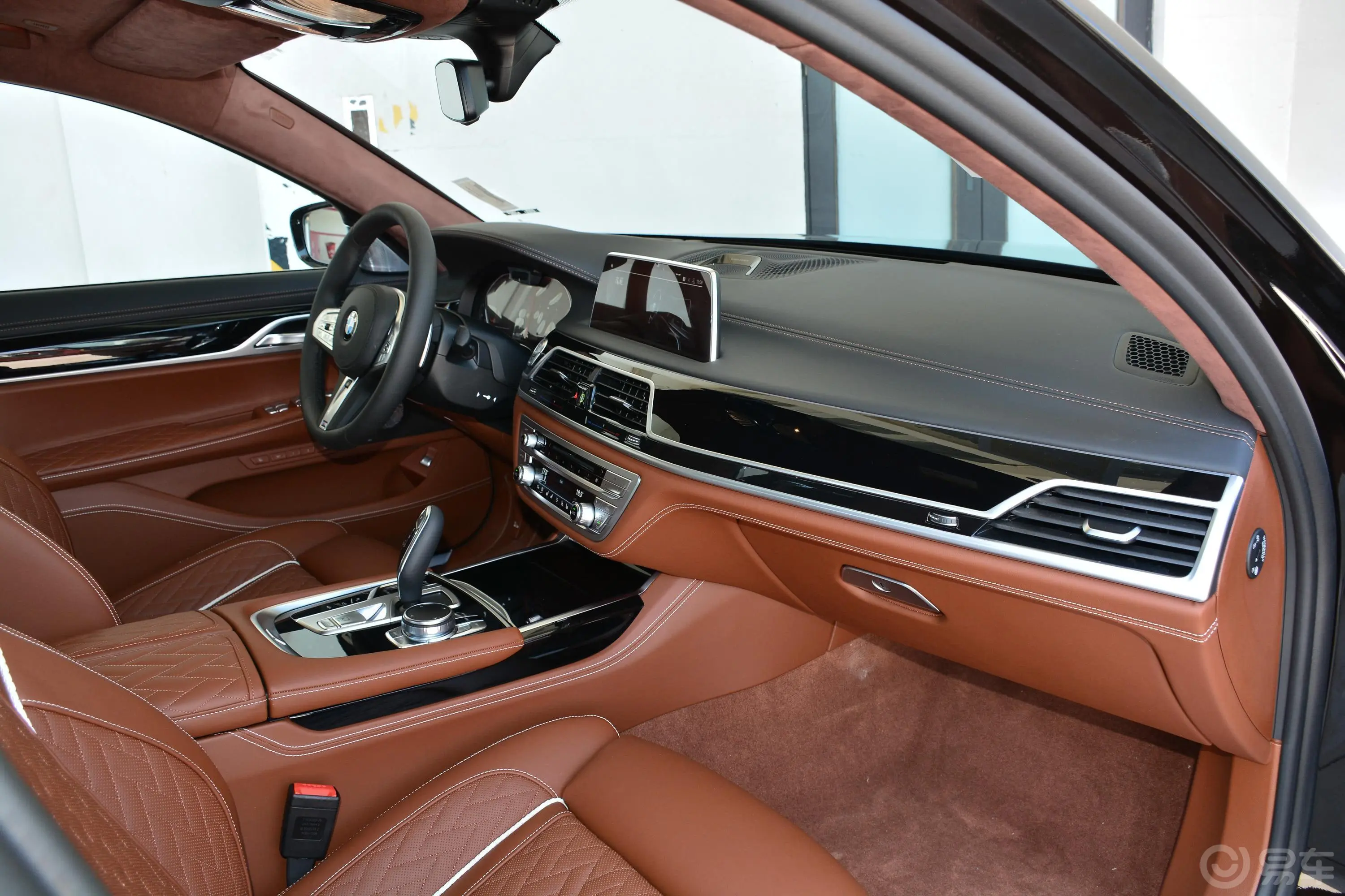 宝马7系740Li xDrive 行政型 M运动套装内饰全景副驾驶员方向