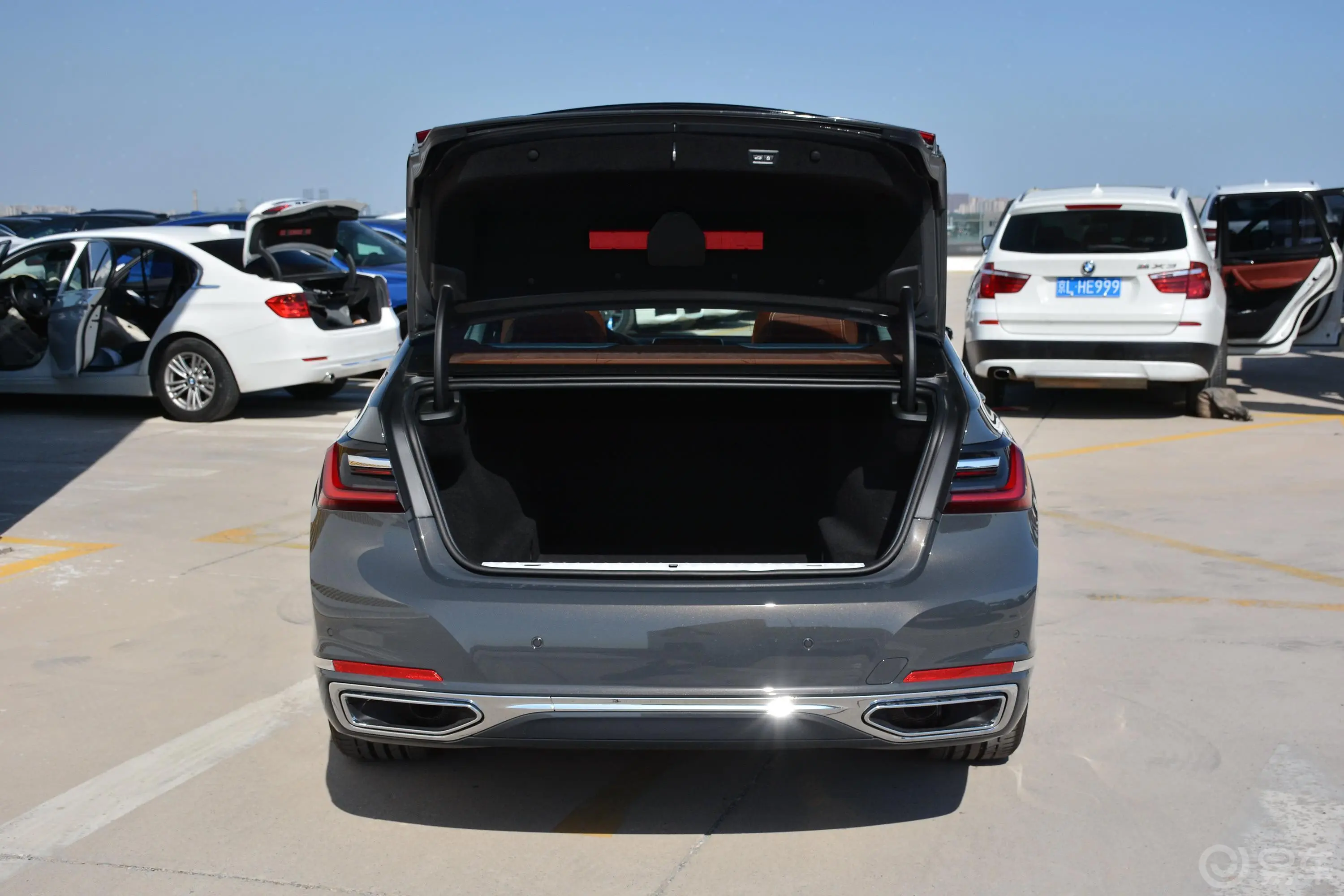 宝马7系740Li xDrive 行政型 豪华套装空间