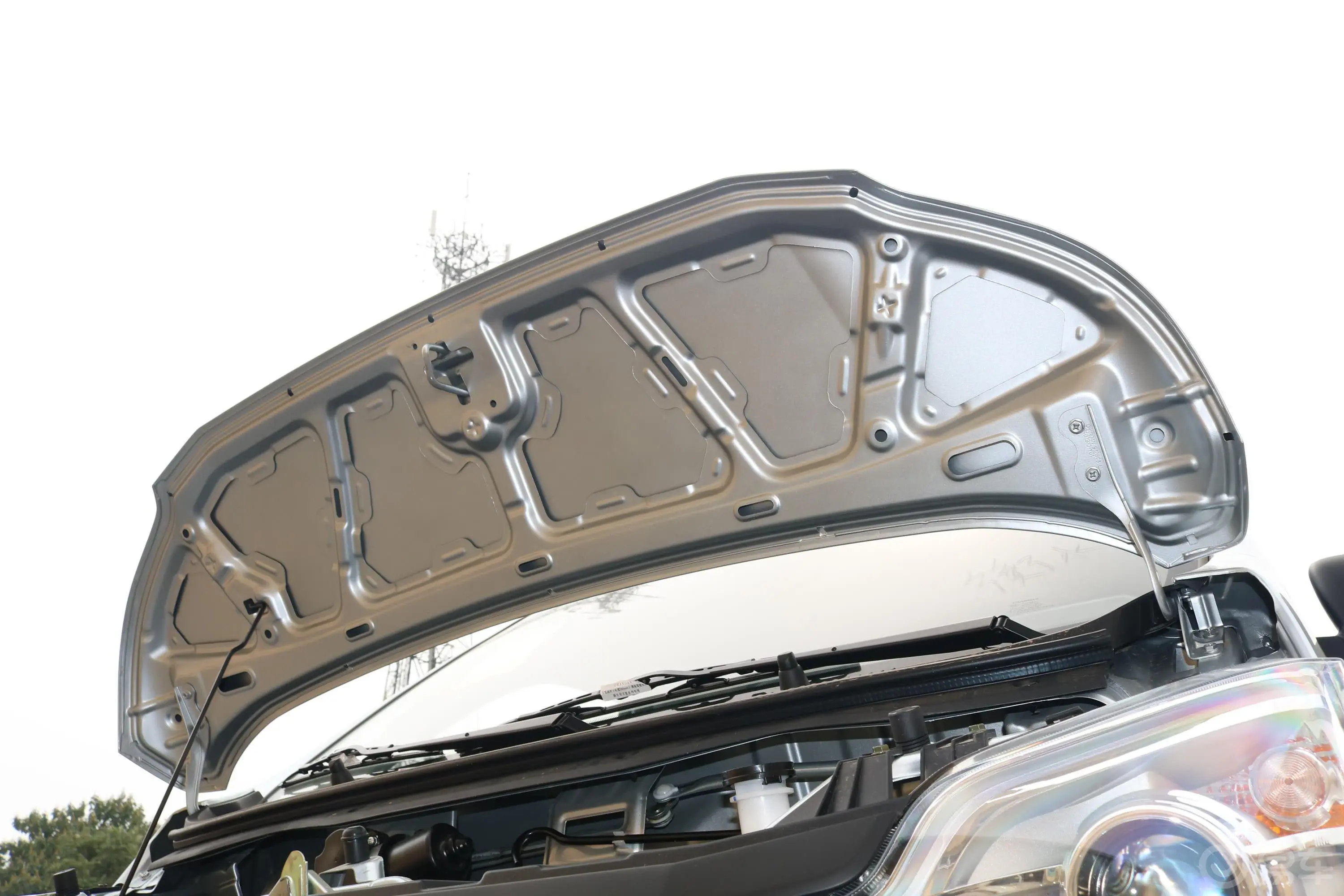 长安星卡1.5L 单排 仓栅车标准版发动机舱盖内侧