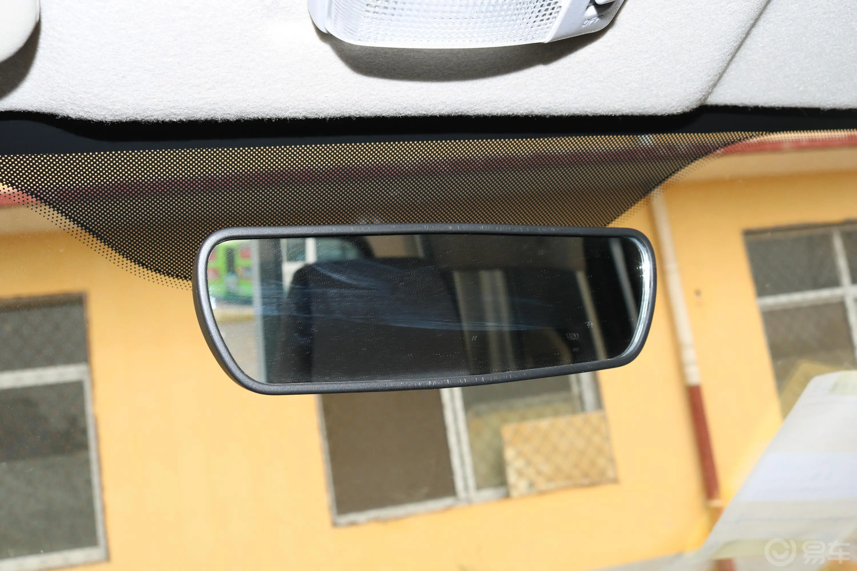 长安星卡1.5L 单排 仓栅车标准版内后视镜