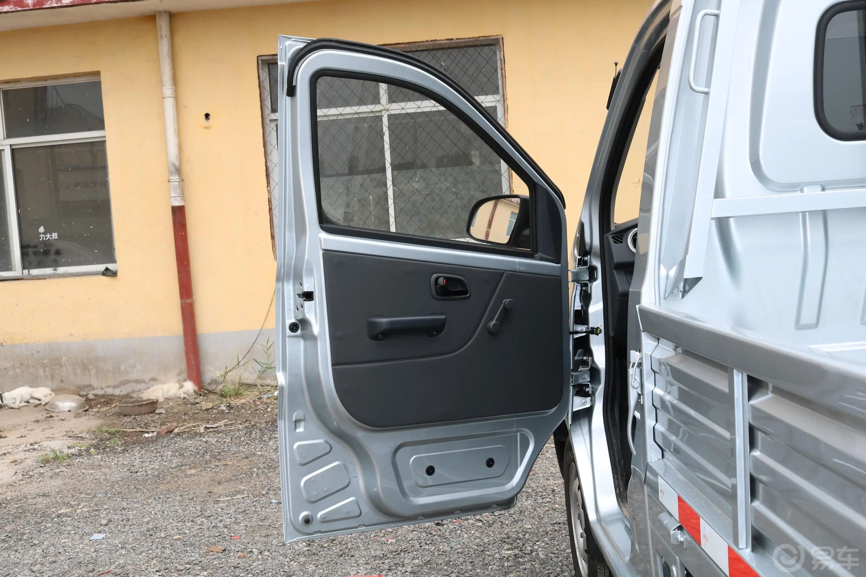 长安星卡1.5L 单排 仓栅车标准版驾驶员侧前车门
