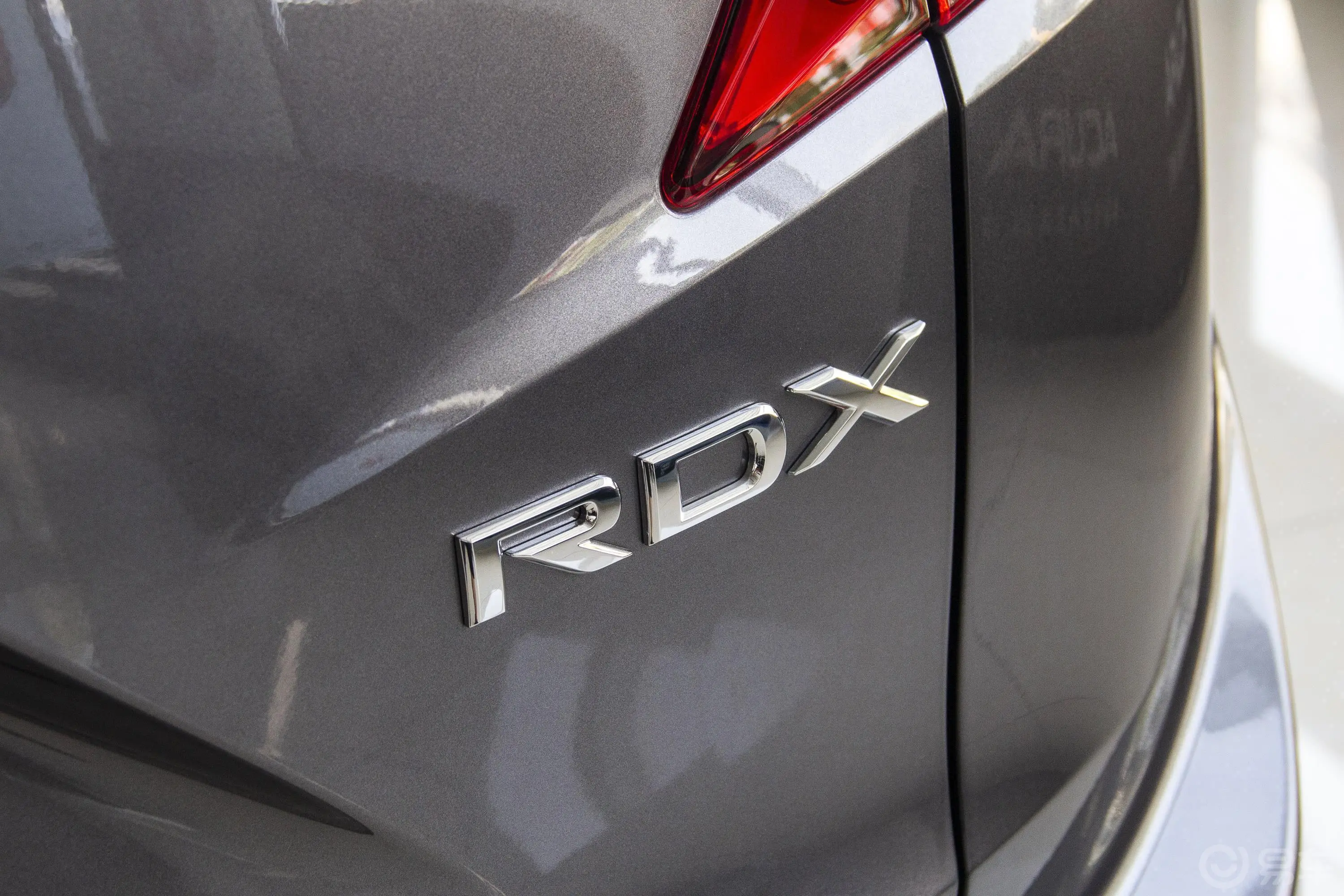 讴歌RDX2.0T 手自一体 两驱 畅享版 国VI外观