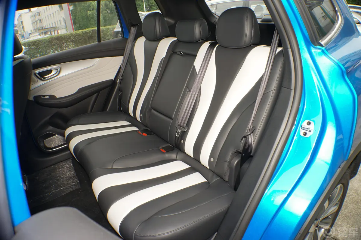 荣威RX5 MAX400TGI 双离合 两驱 智能座舱旗舰版后排座椅