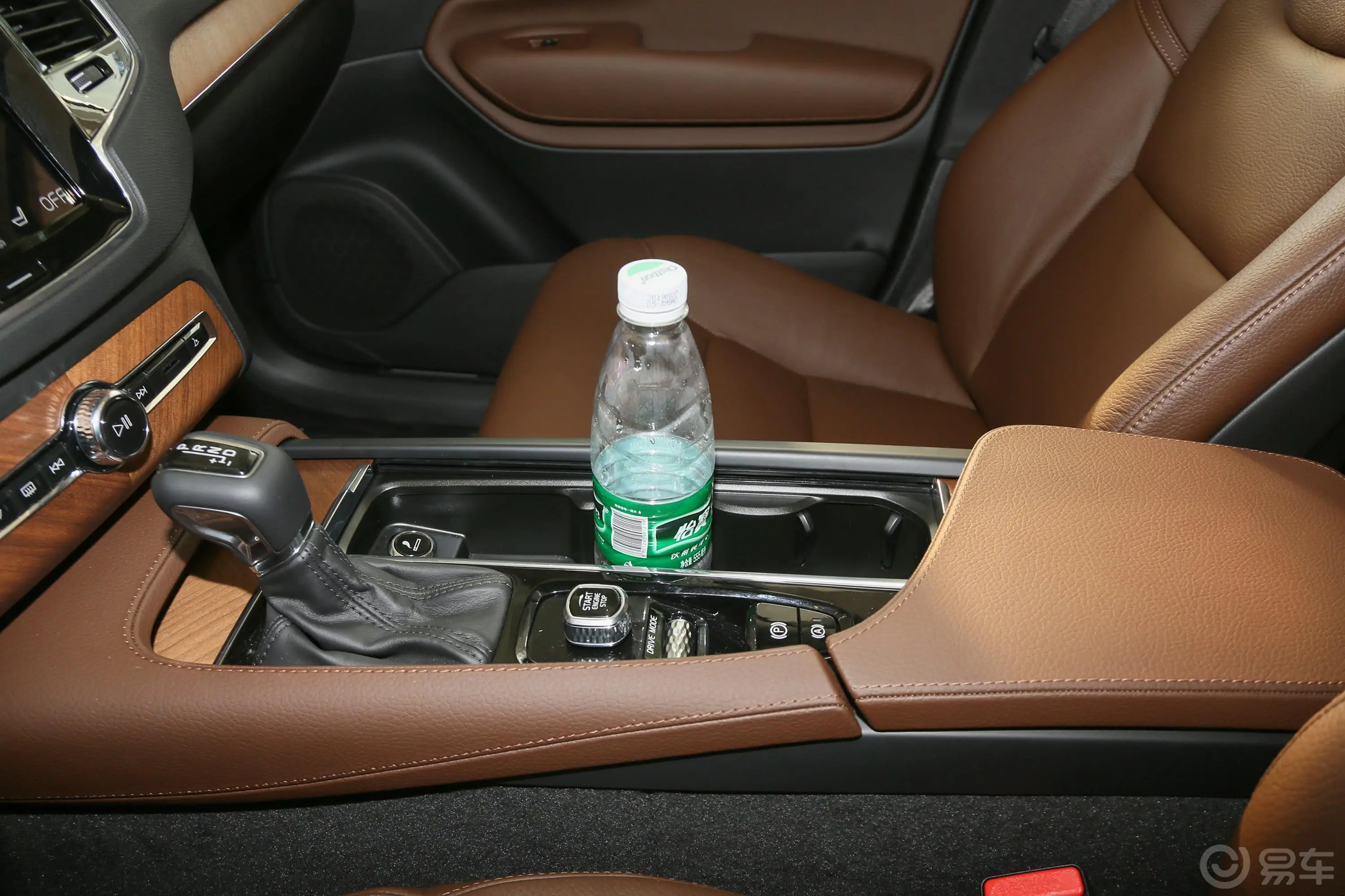 沃尔沃XC90T6 智逸豪华版 7座内饰