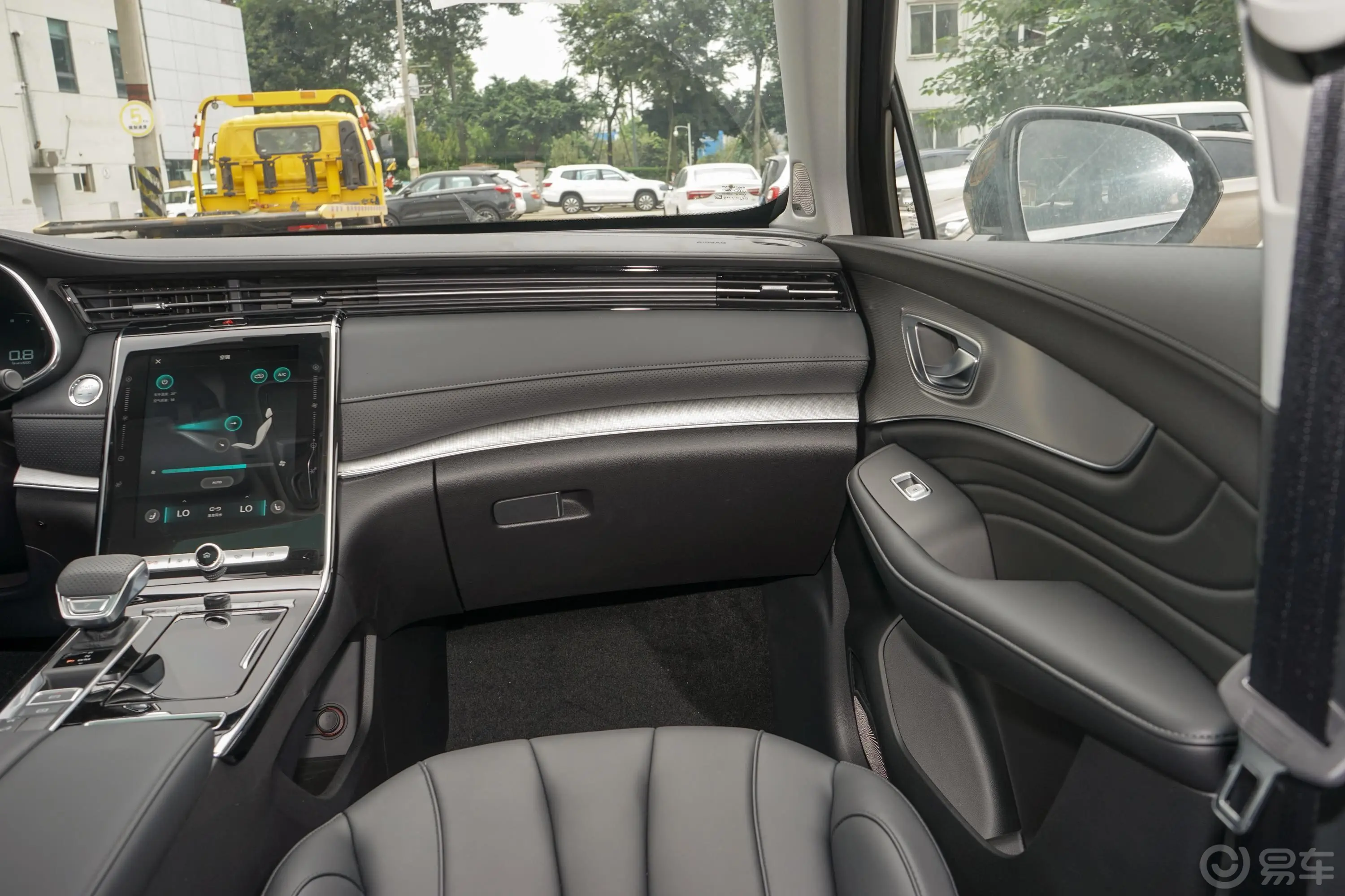 荣威RX5 MAX300TGI 手自一体 两驱 智能座舱豪华版副驾驶位区域