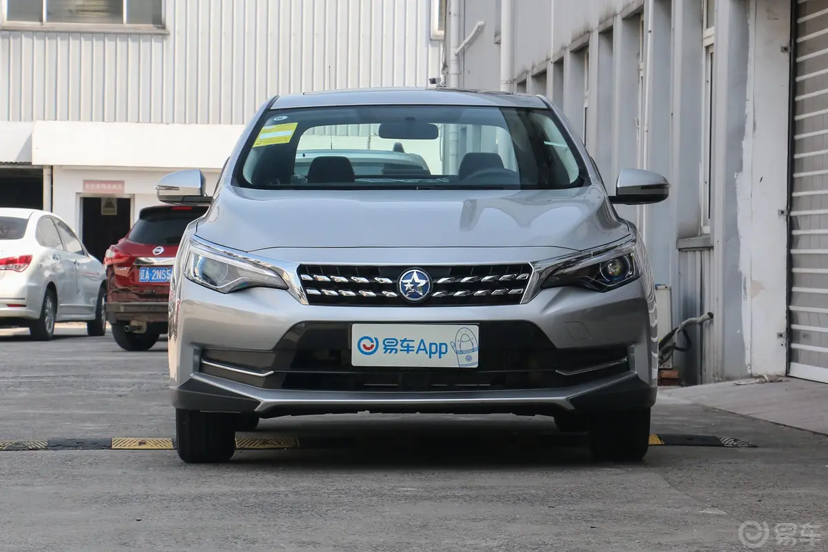 启辰D60十万荣耀 1.6L CVT 辰酷版 国VI正前水平