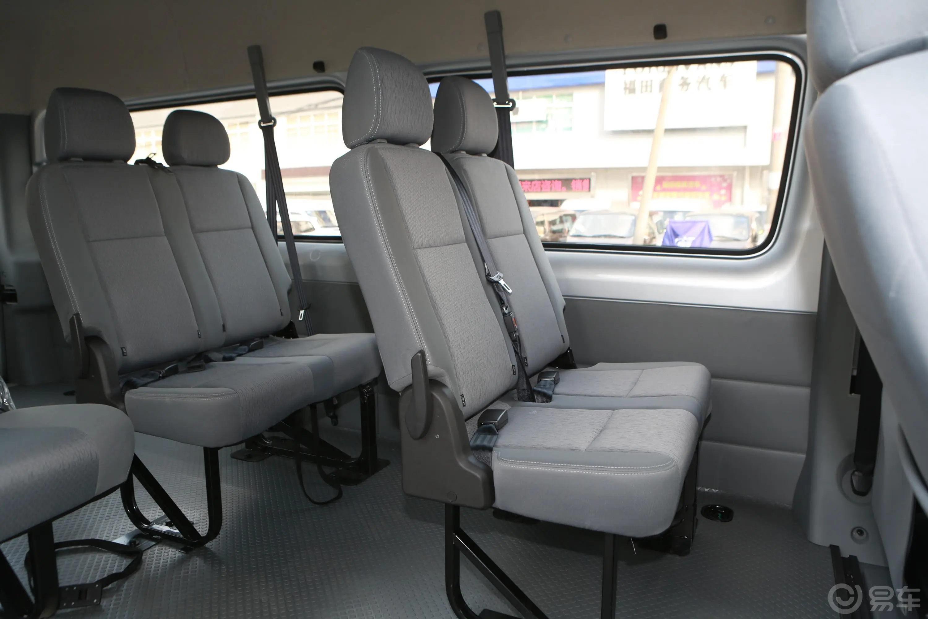 图雅诺S 2.8T 手动 两驱 商运版 长轴后排座椅