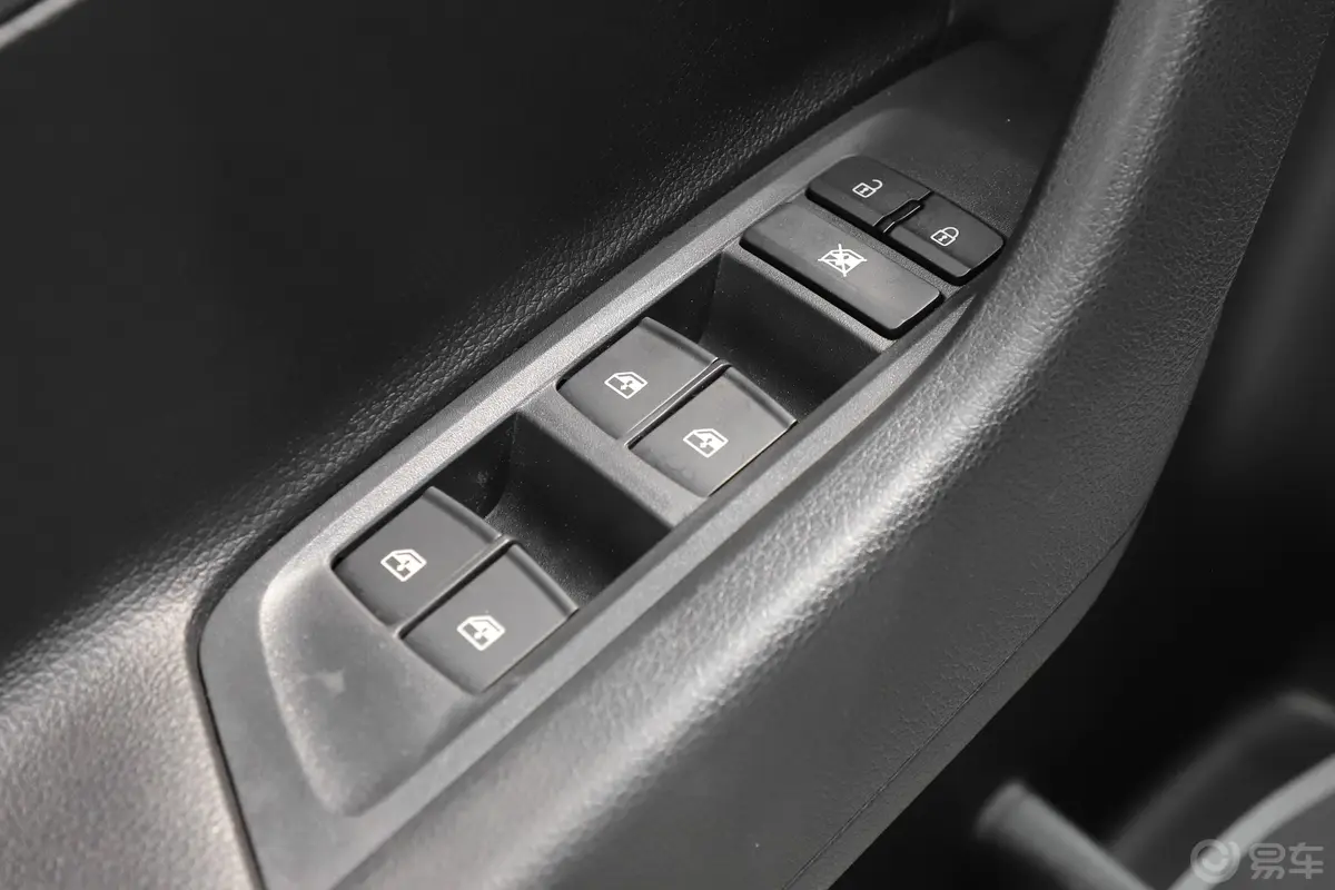 大通T602.0T 手自一体 两驱 标厢高底盘 舒享版 国VI车窗调节整体
