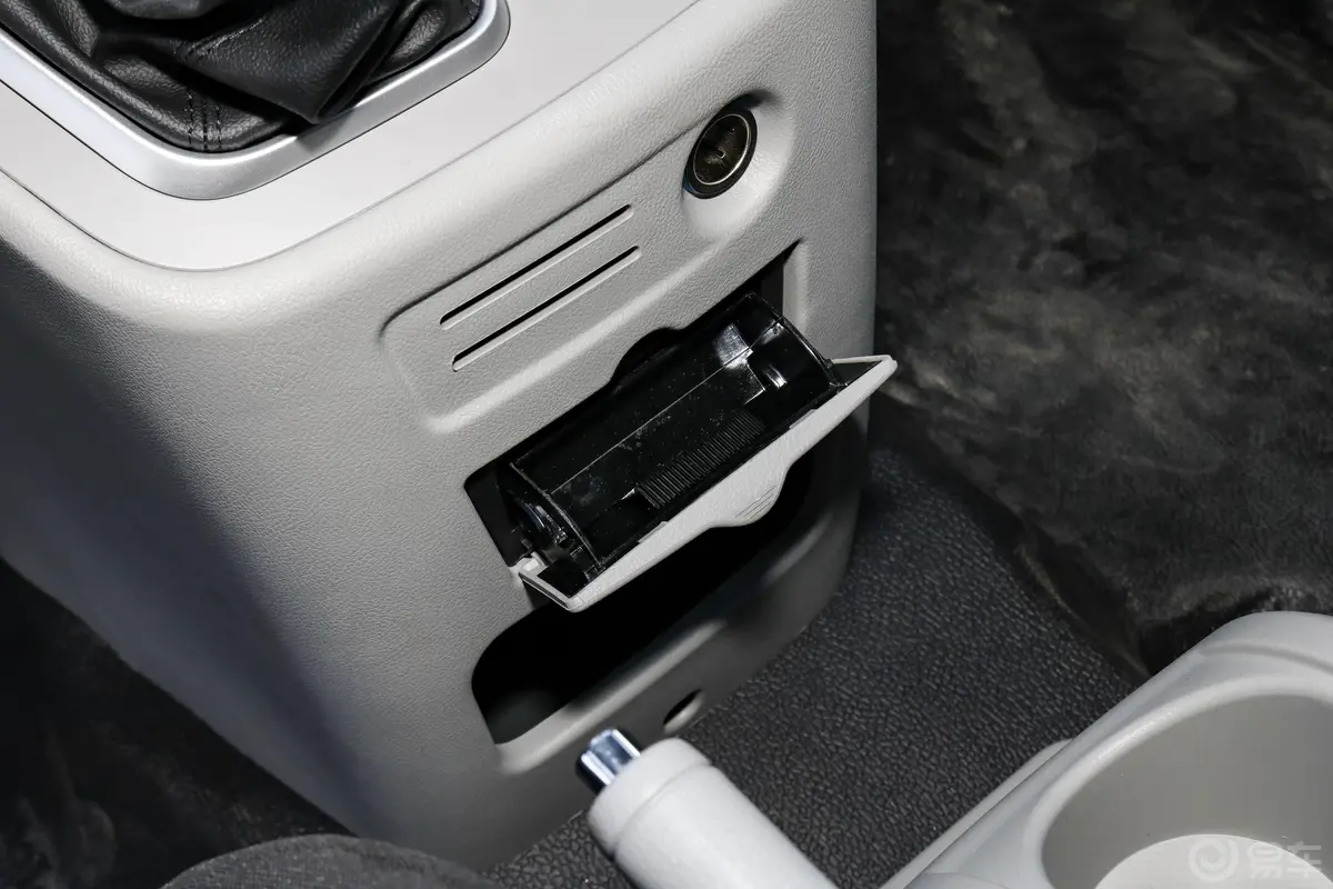 瑞风M31.8L 速运版 5座 国VI中控
