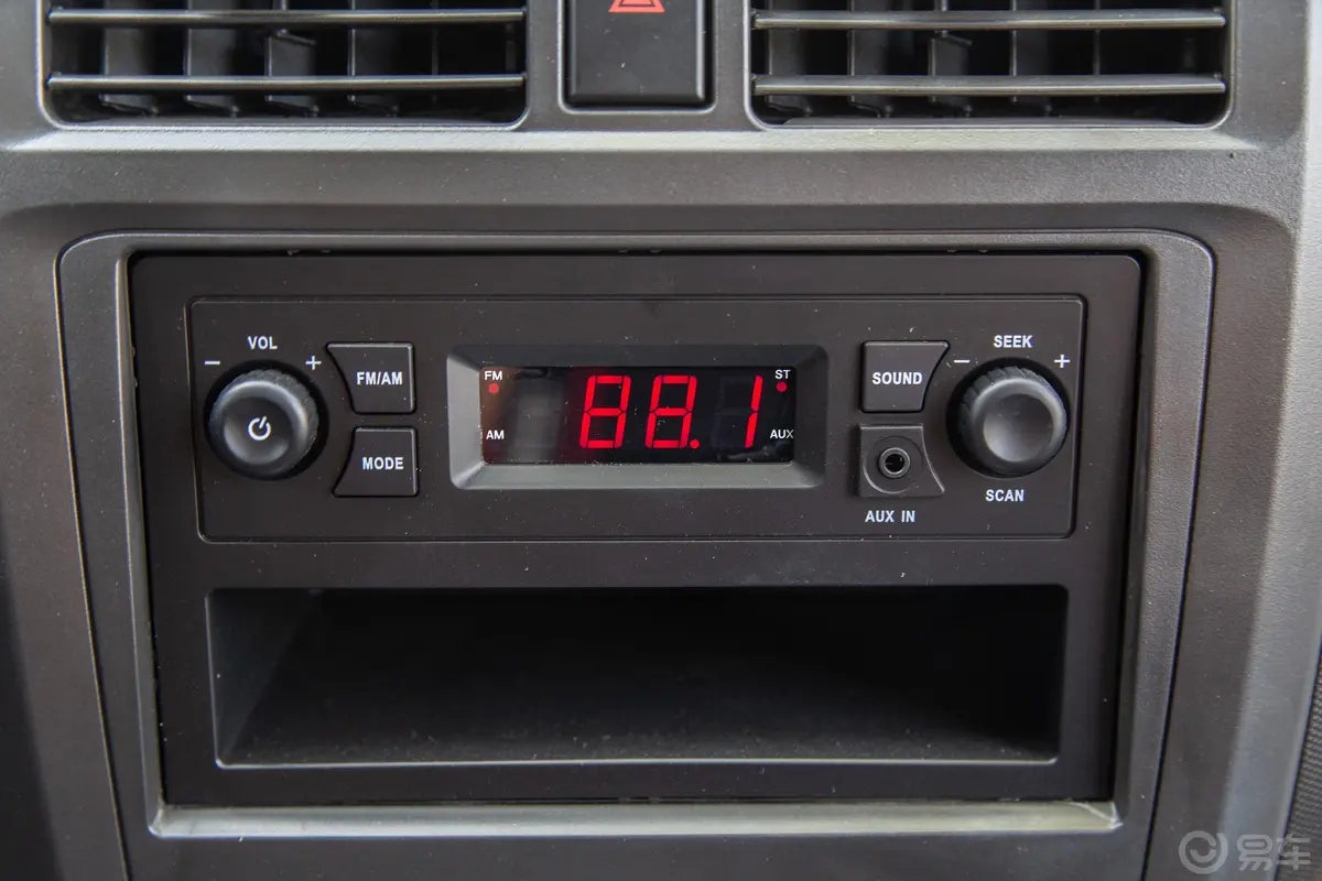 优劲Q系专用车 厢货 1.5 手动 单排加长 标准型 国VI音响