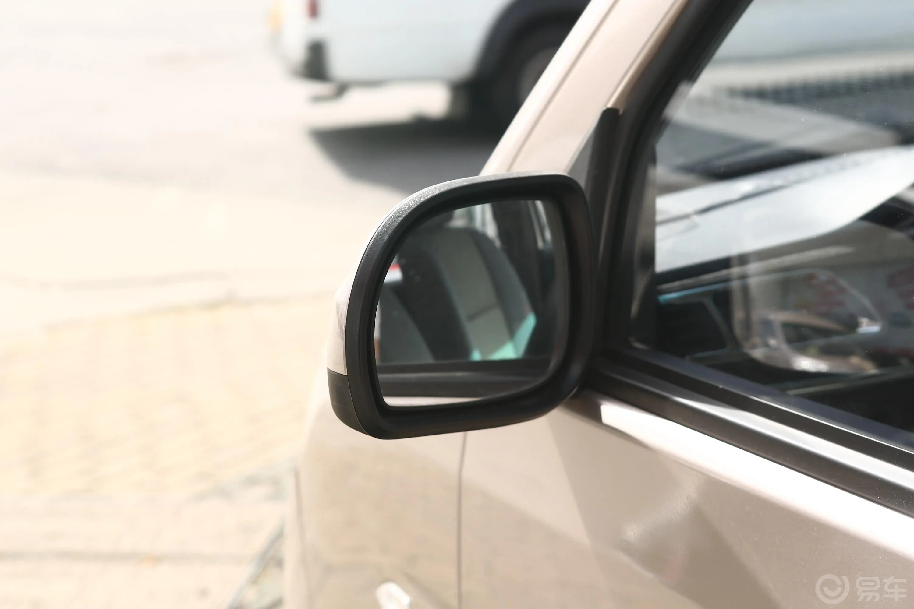金杯小海狮X301.5L 客车舒适型 7座 国VI后视镜镜面