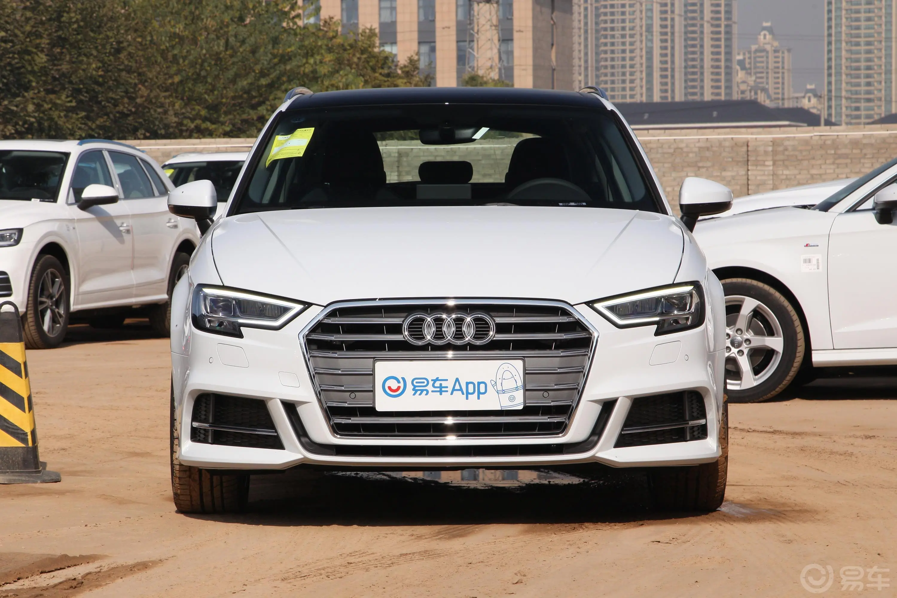 奥迪A3Sportback 35 TFSI 运动型正前水平