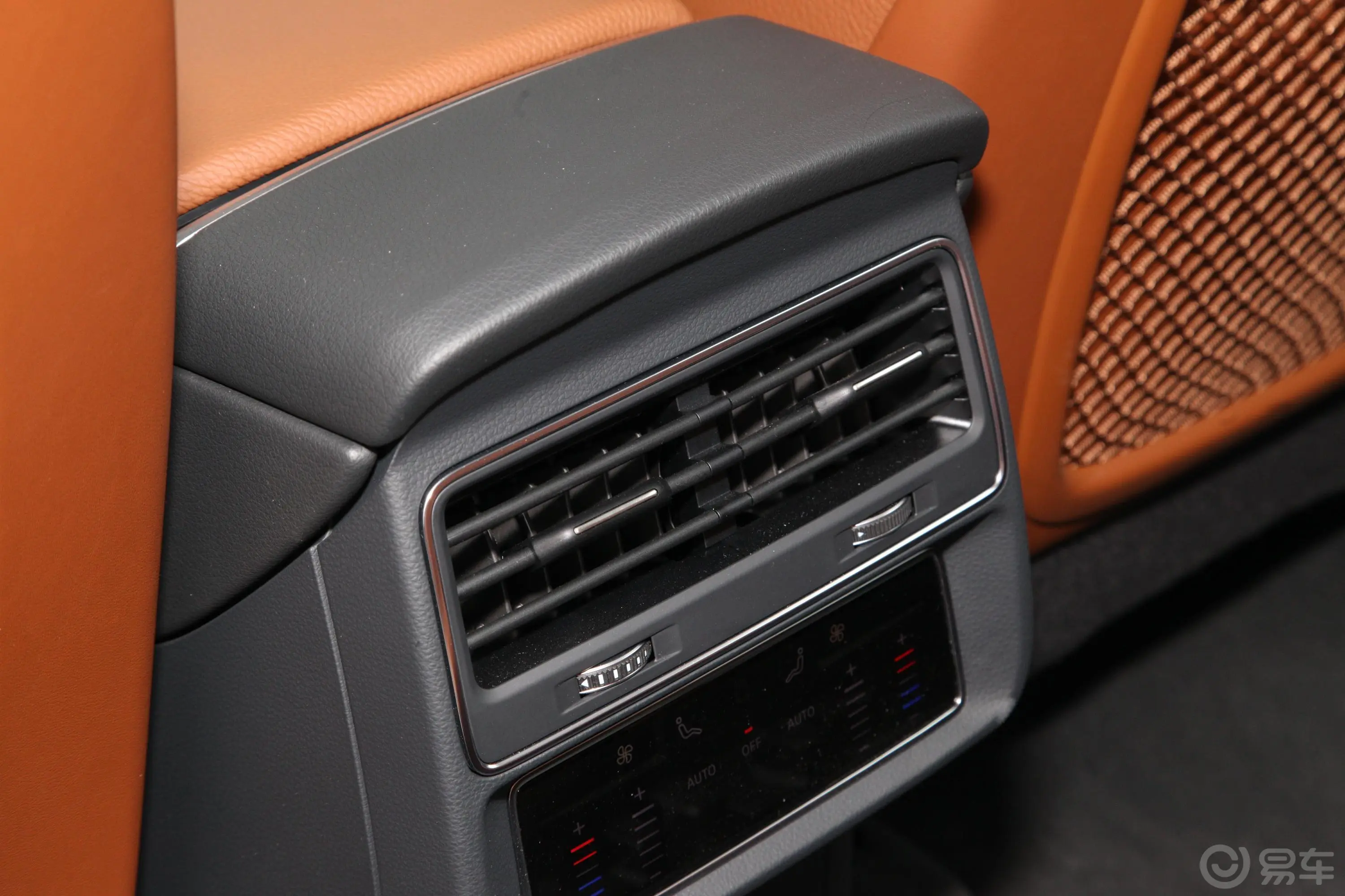 奥迪Q855 TFSI quattro 豪华动感型空间