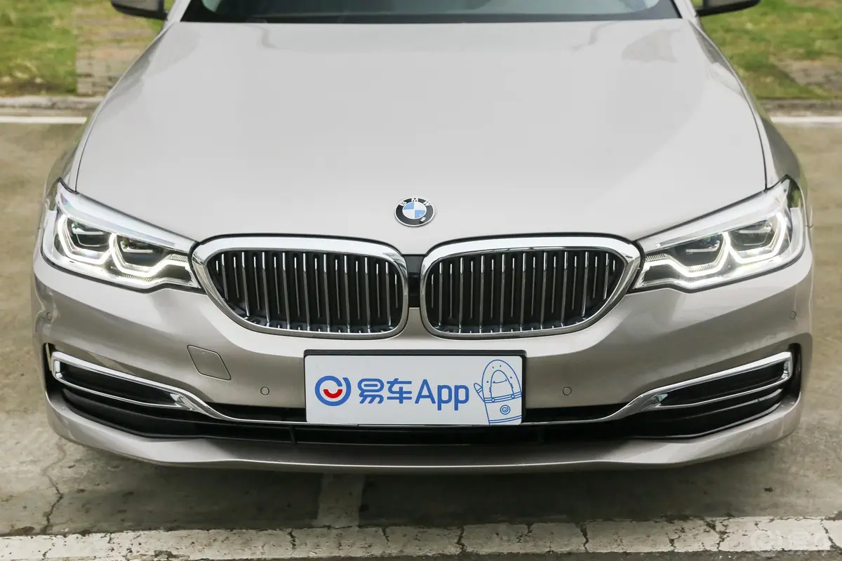 宝马5系530Li xDrive 豪华套装外观