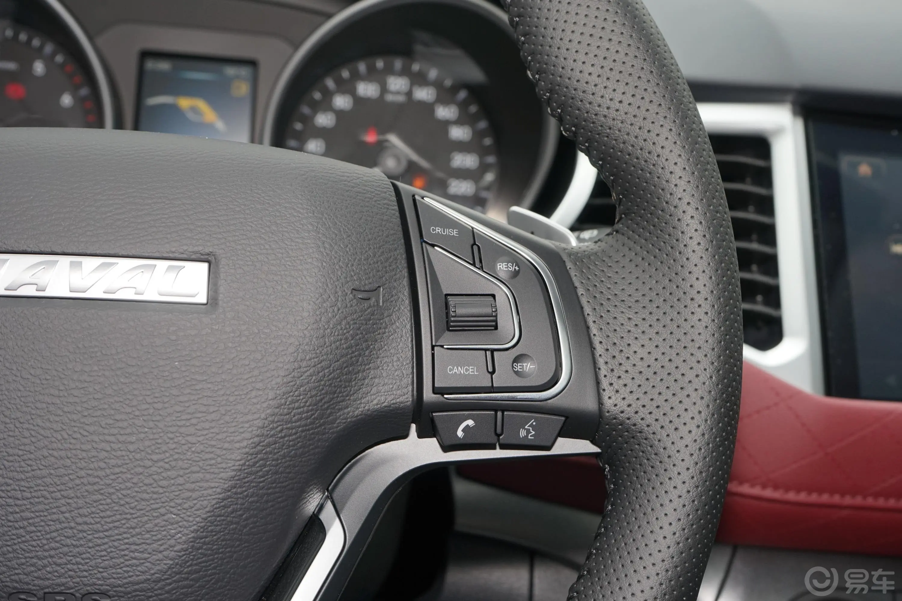 哈弗H6 Coupe智联版 1.5T 双离合 两驱 豪华智联型 国VI右侧方向盘功能按键