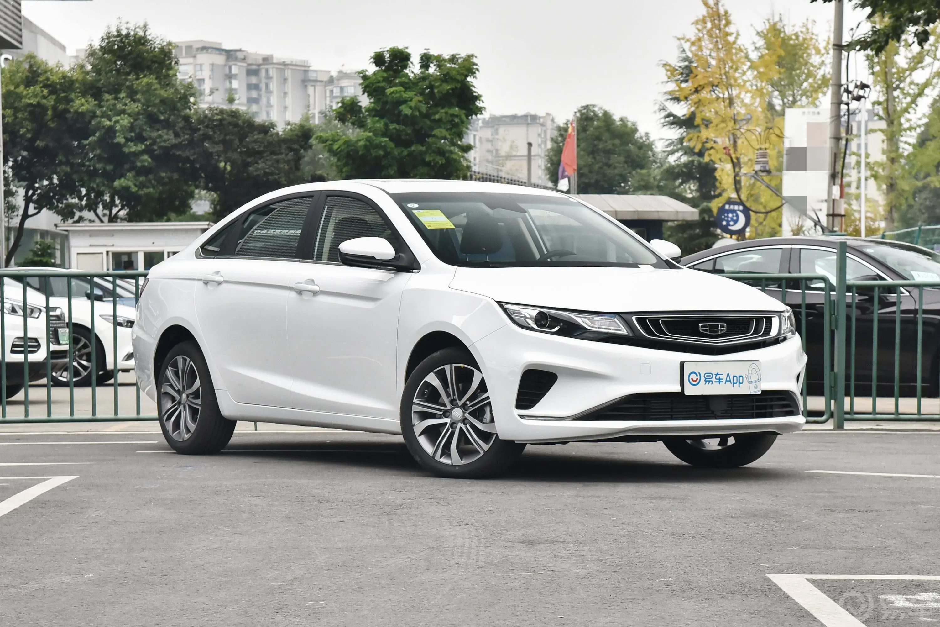 帝豪GL1.4T CVT 尊贵智联型侧前45度车头向右水平