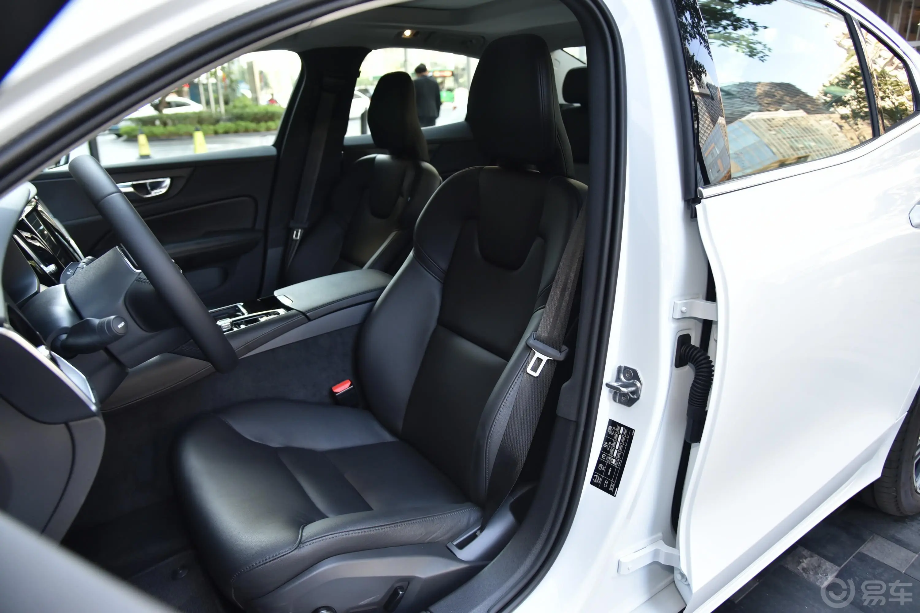 沃尔沃S60新能源T8 四驱 智逸豪华版驾驶员座椅