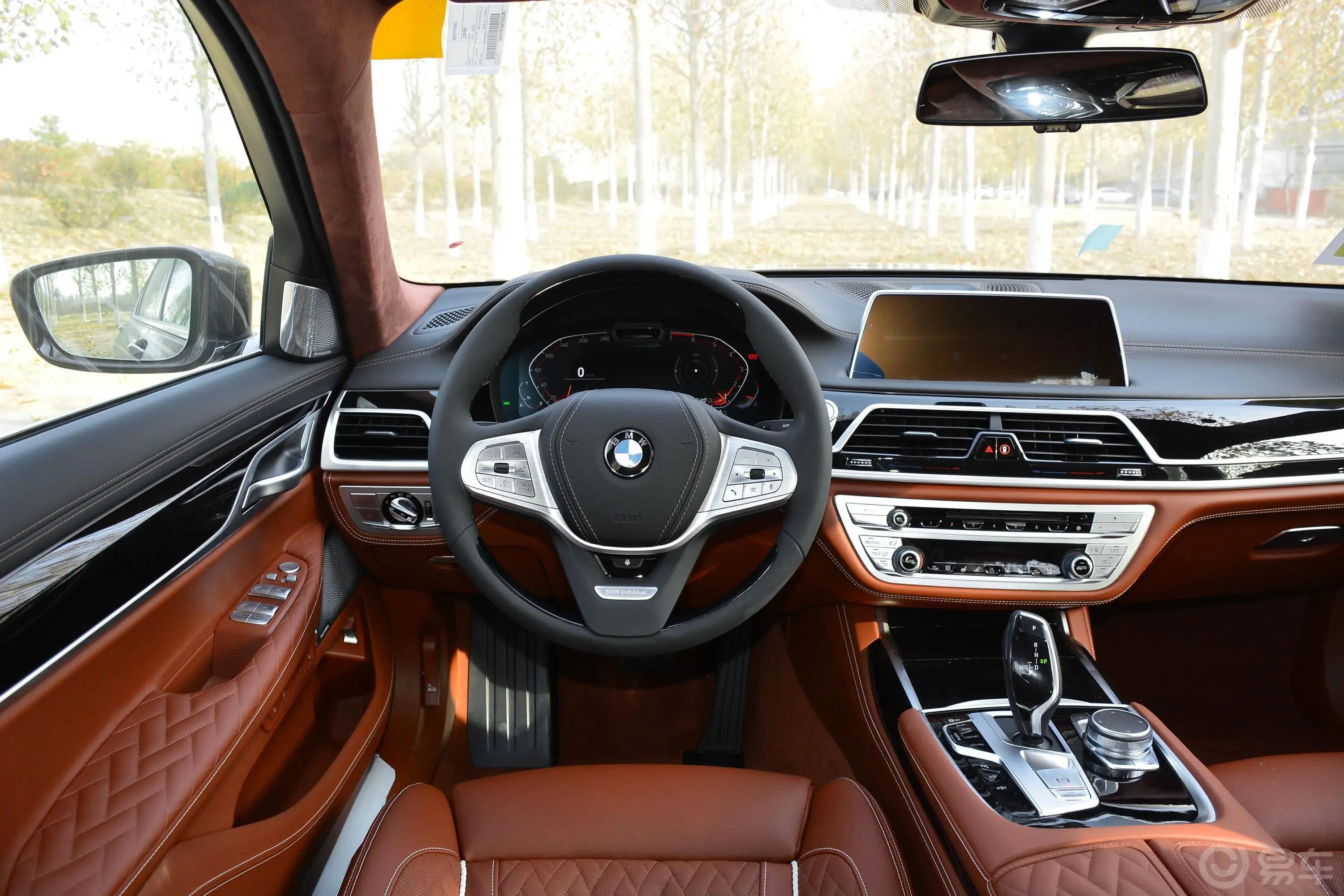 宝马7系750Li xDrive V8 豪华套装驾驶位区域