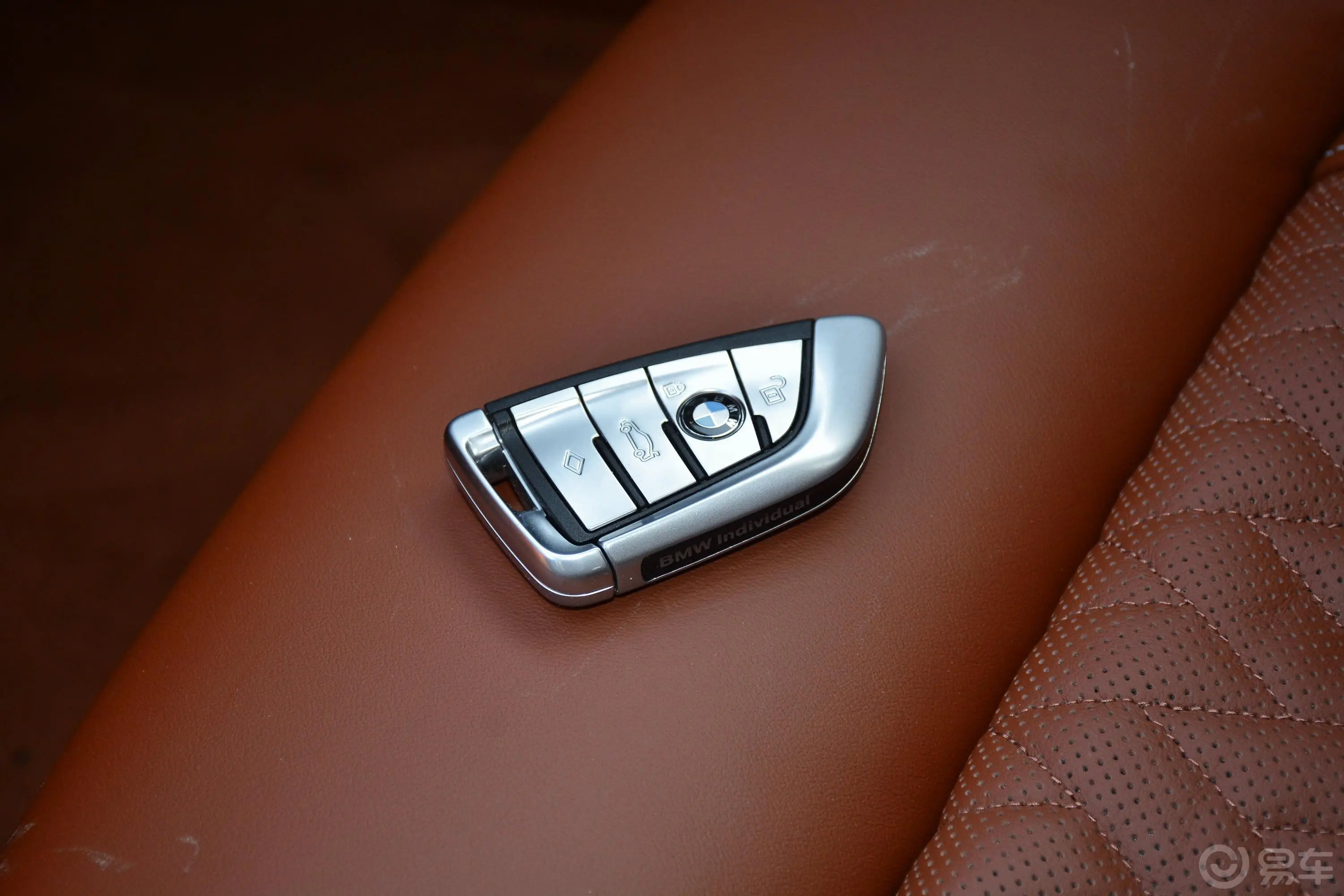 宝马7系750Li xDrive V8 豪华套装钥匙正面