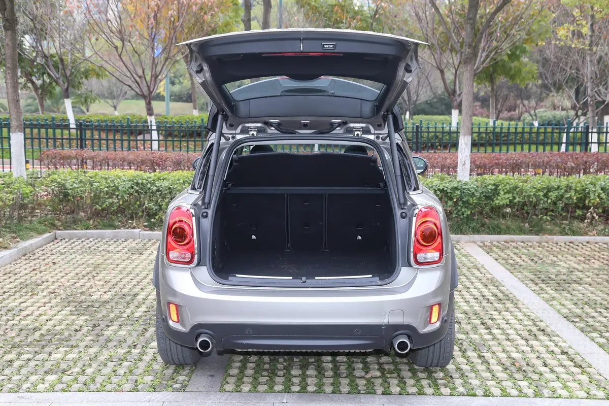 MINI COUNTRYMAN2.0T COOPER S ALL4 经典派空间