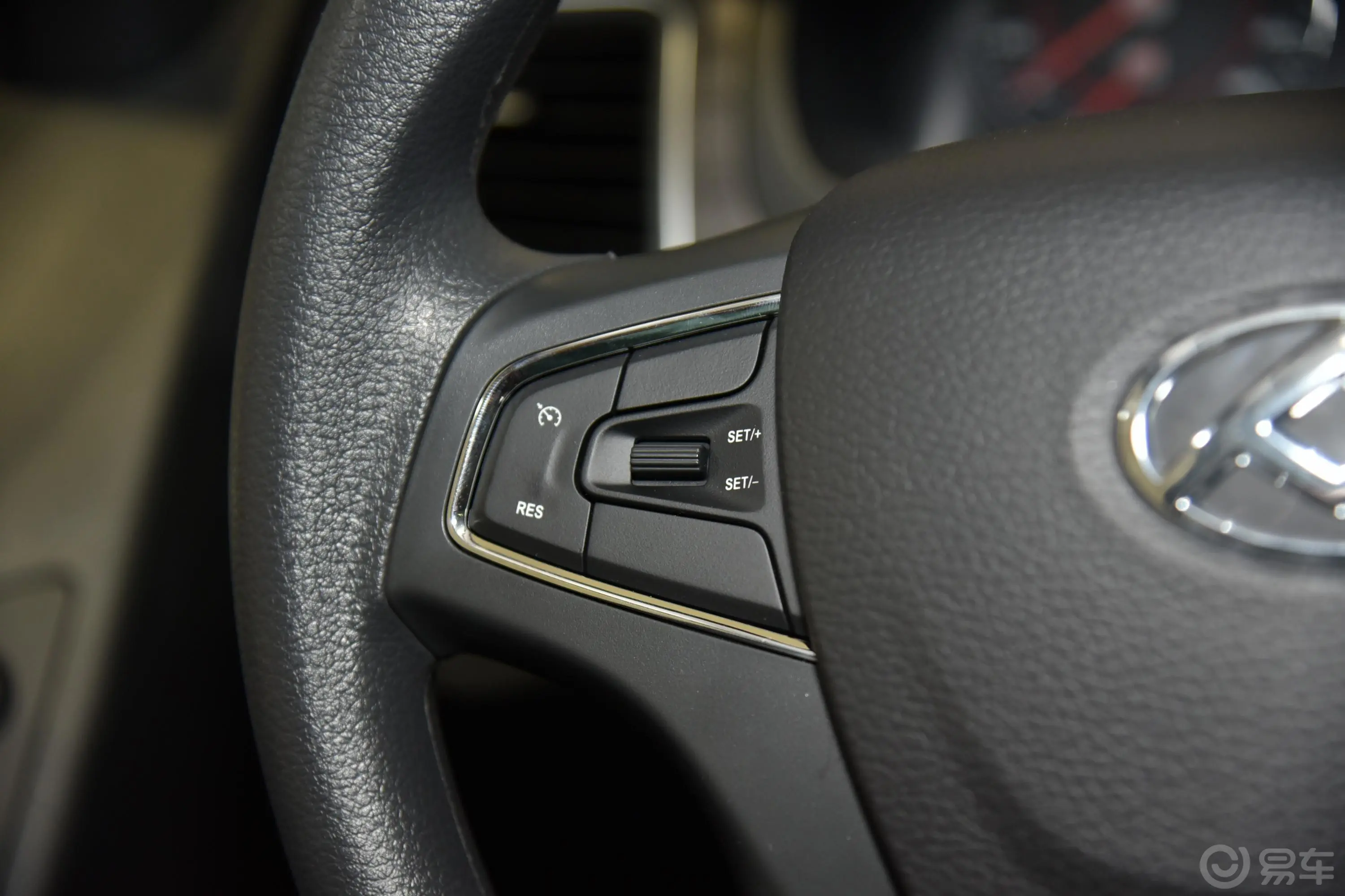 大通G10PLUS 2.0T 手自一体 精英版 汽油 国V左侧方向盘功能按键