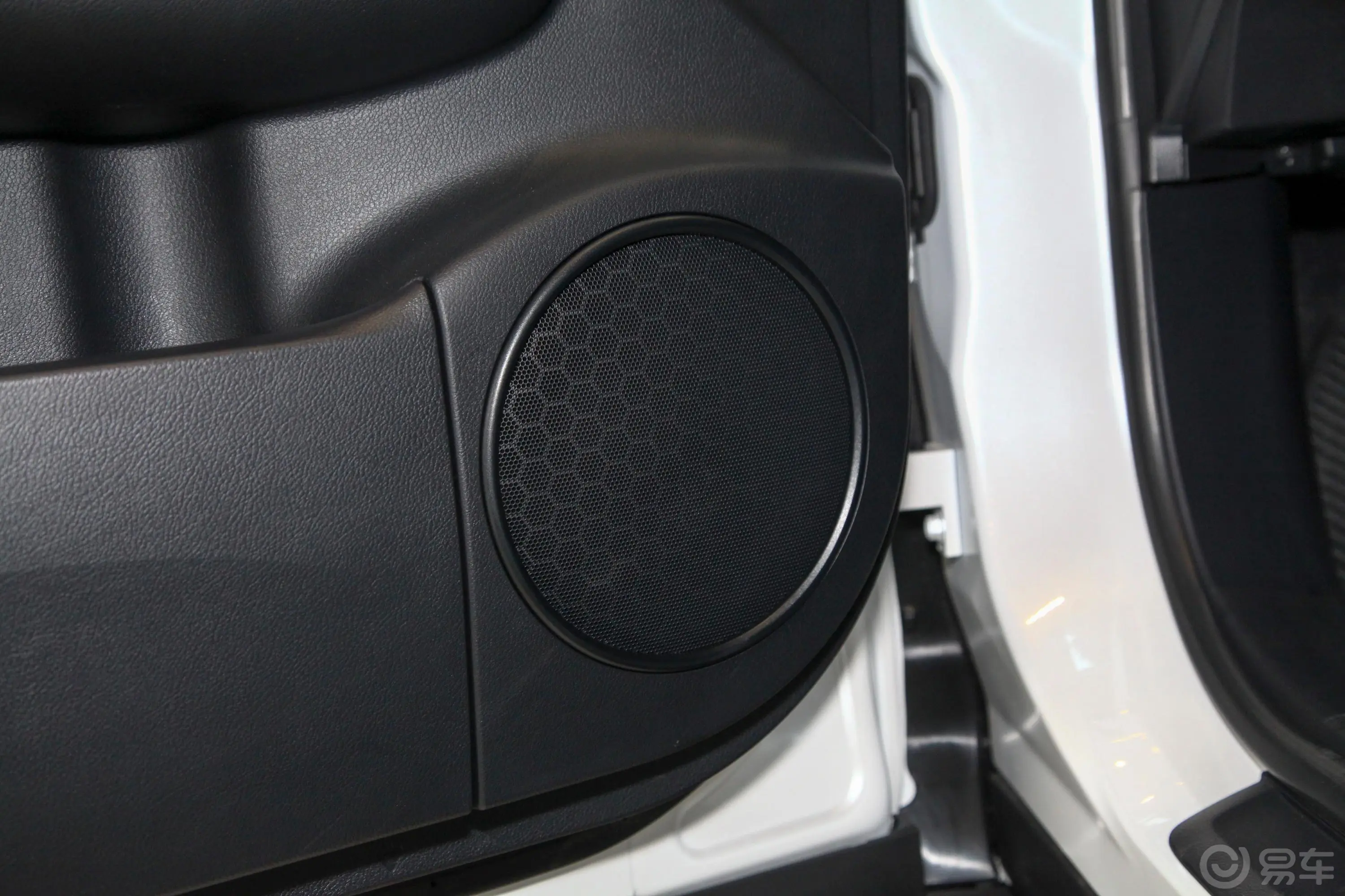 雷克萨斯RX300 精英版 国VI音响和品牌
